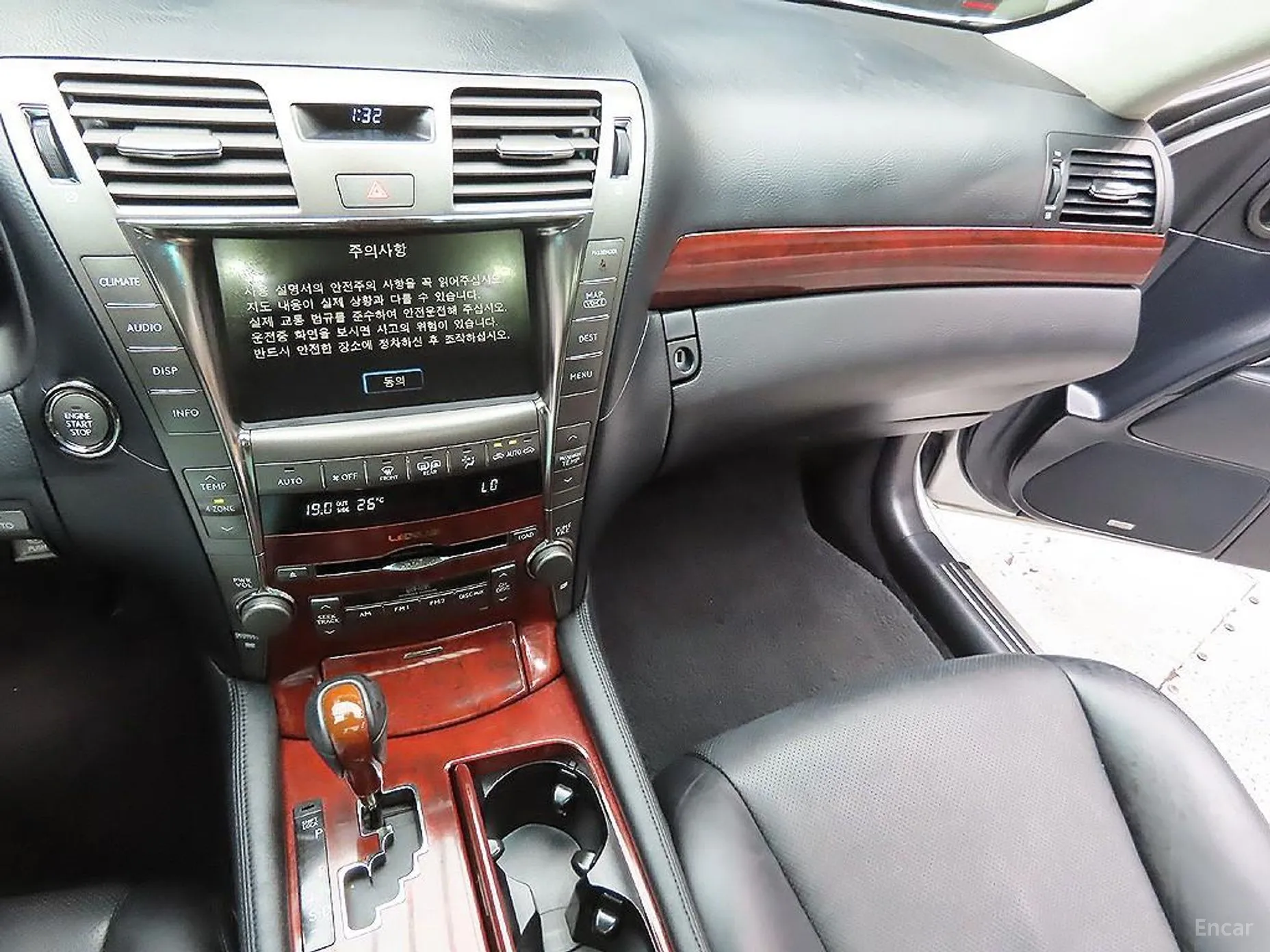 Lexus LS460L превью 9