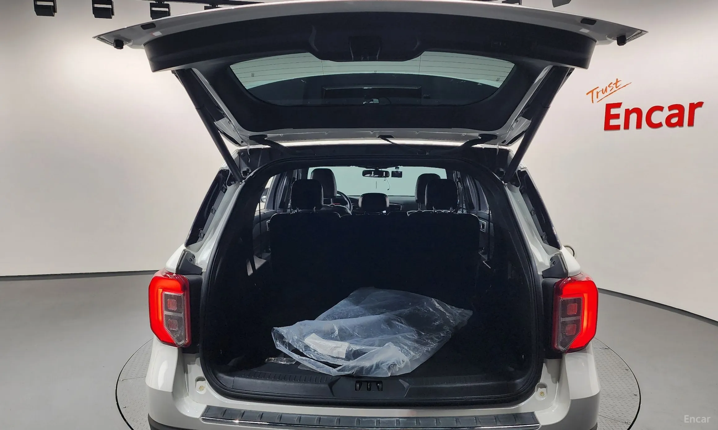 Ford Explorer 6th Generation превью 19