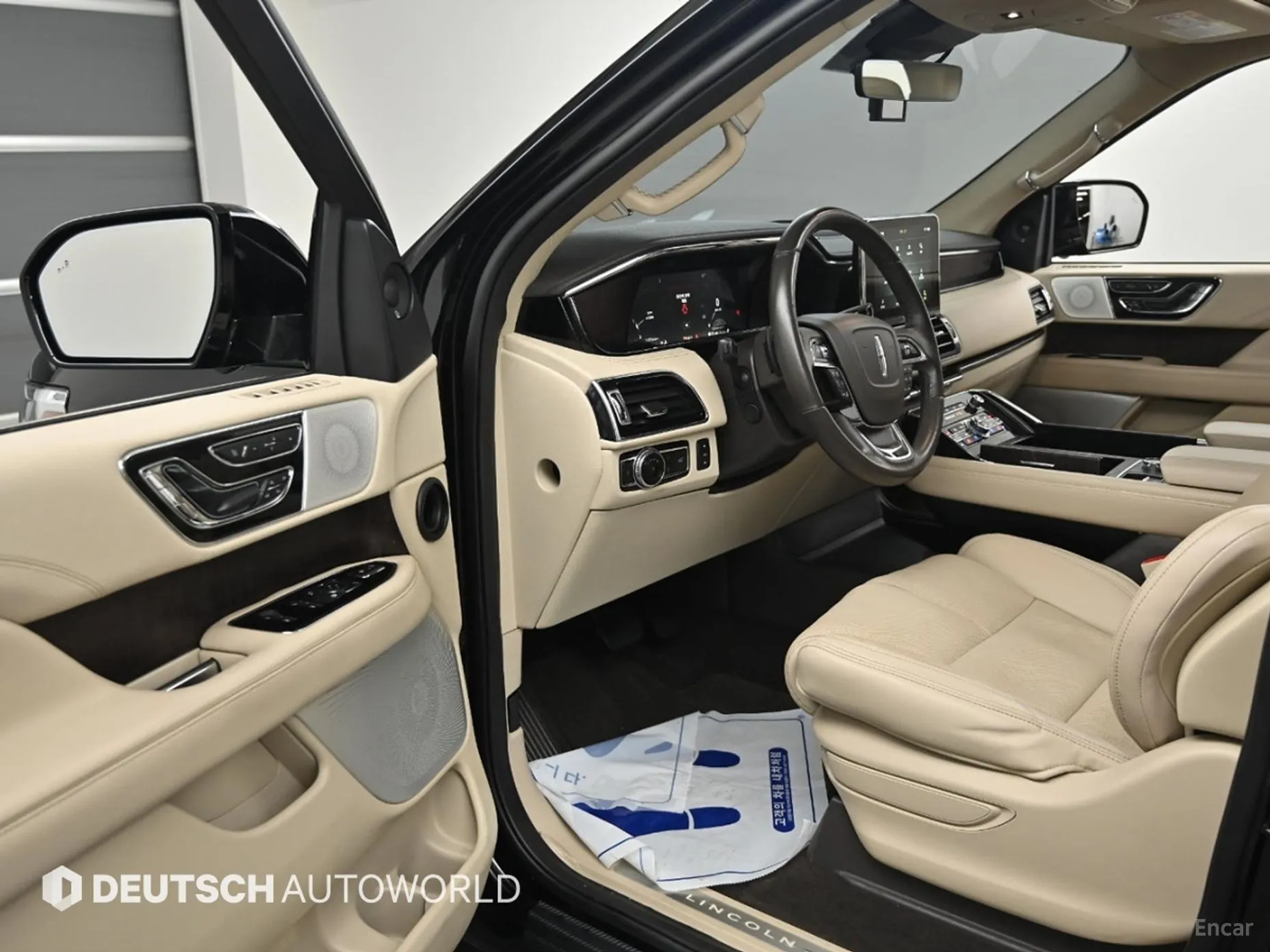 Lincoln Navigator 4th generation превью 10