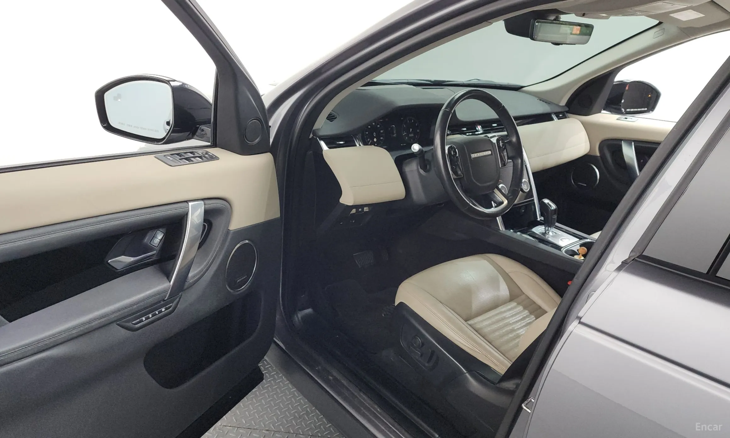 Land Rover Discovery Sports превью 10