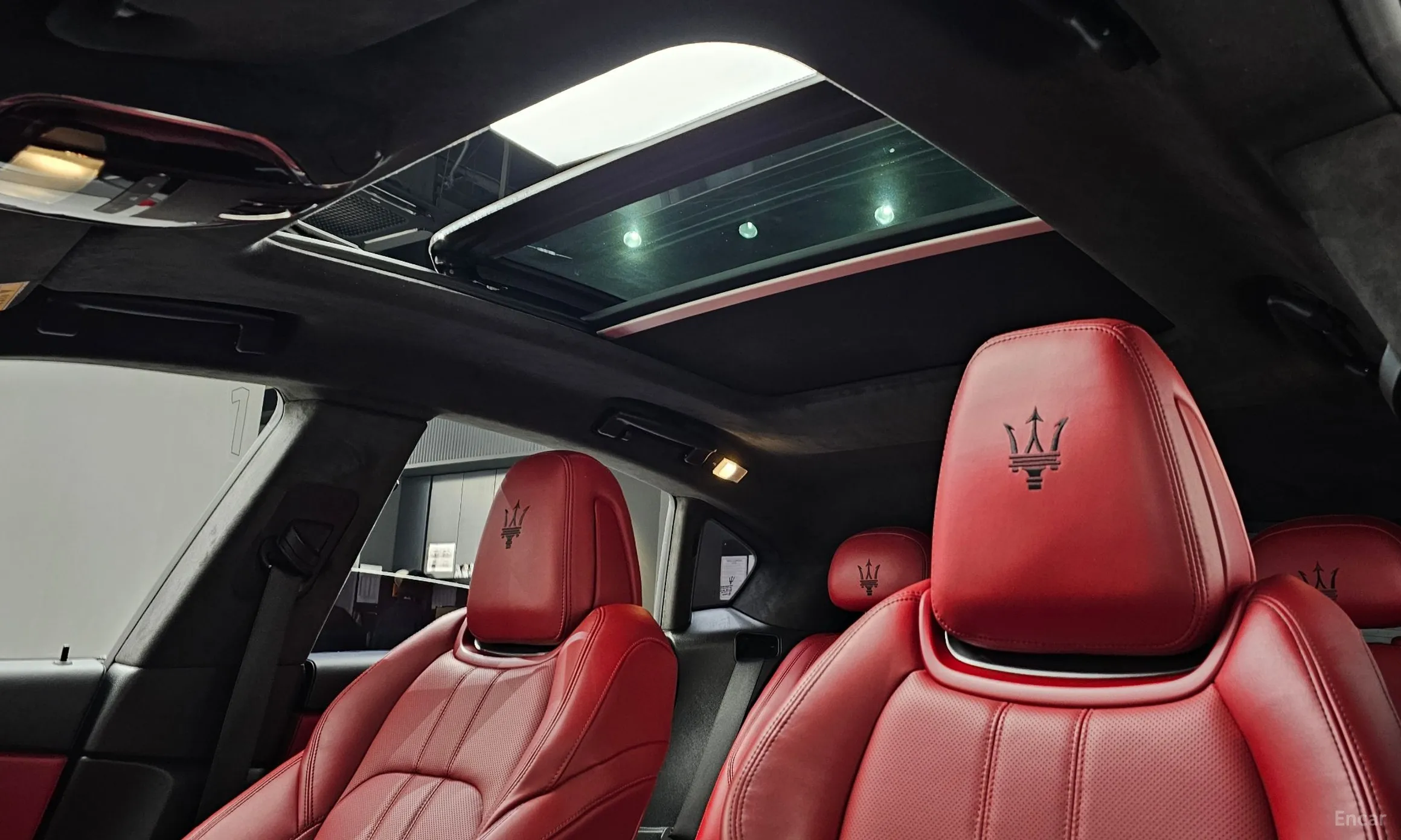 Maserati Levante превью 15