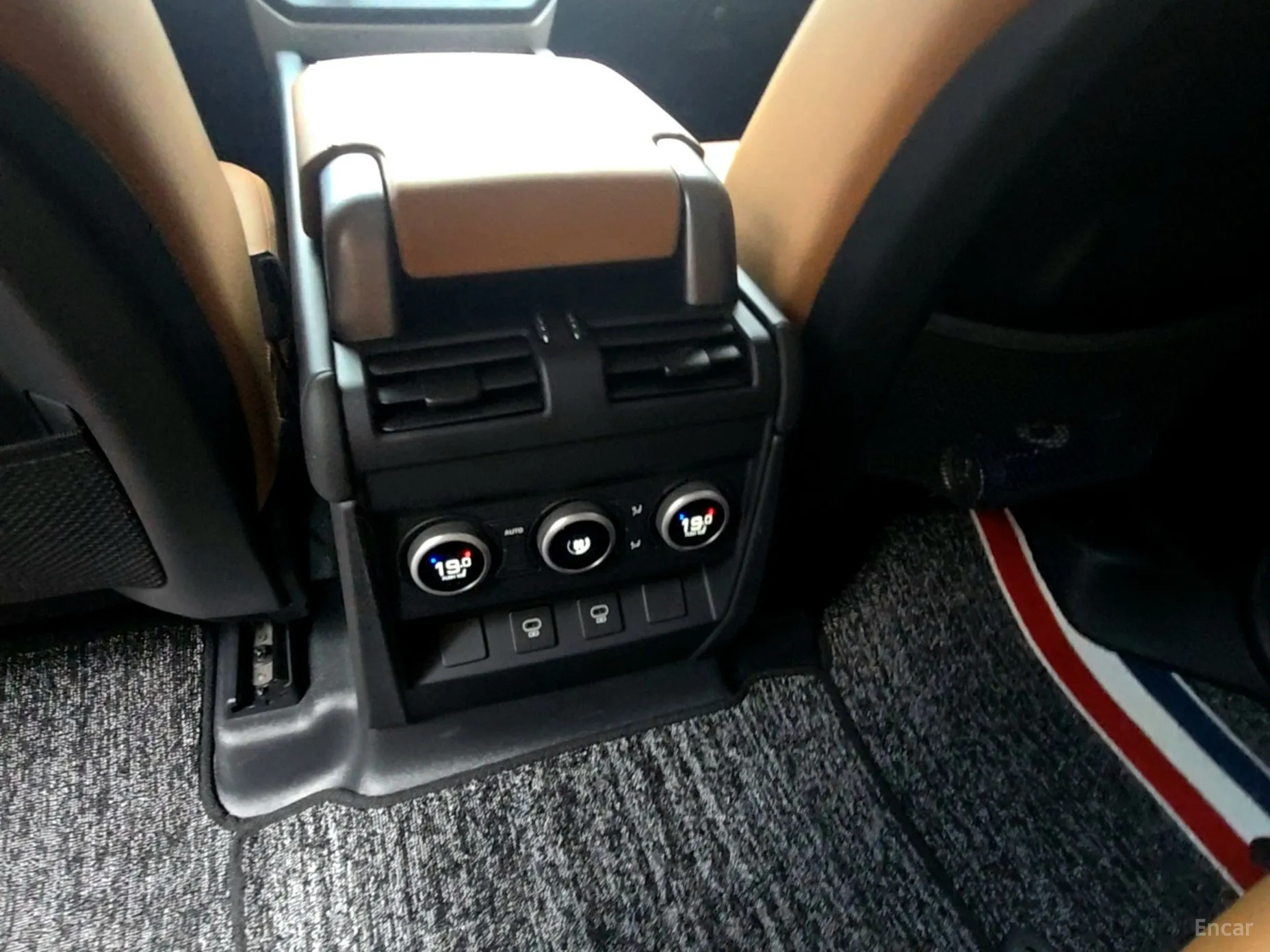 Land Rover Defender (L663) превью 12