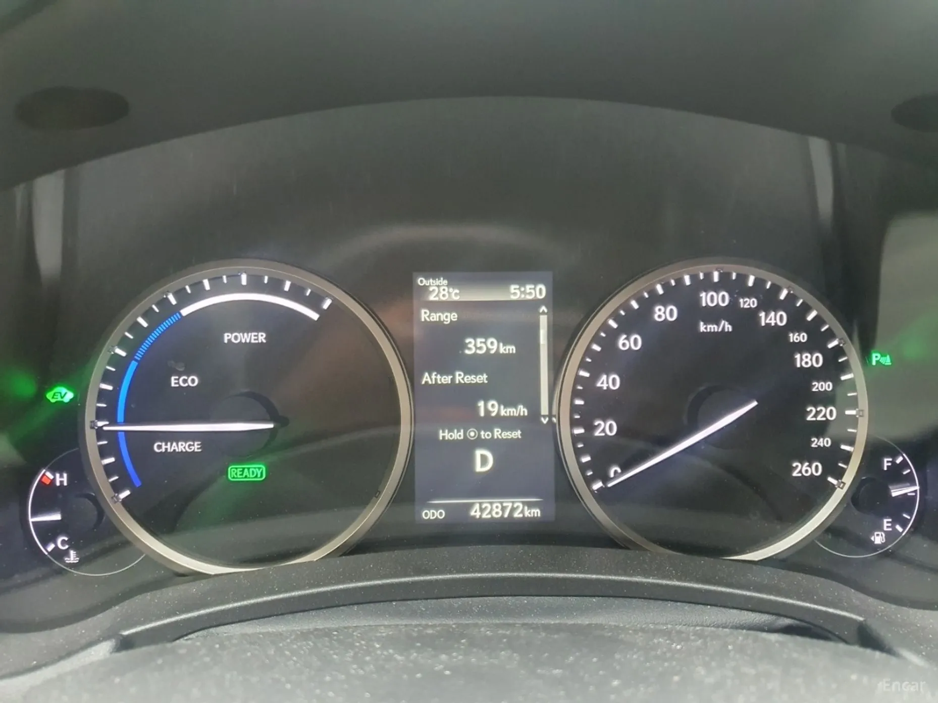 Lexus NX300h превью 4