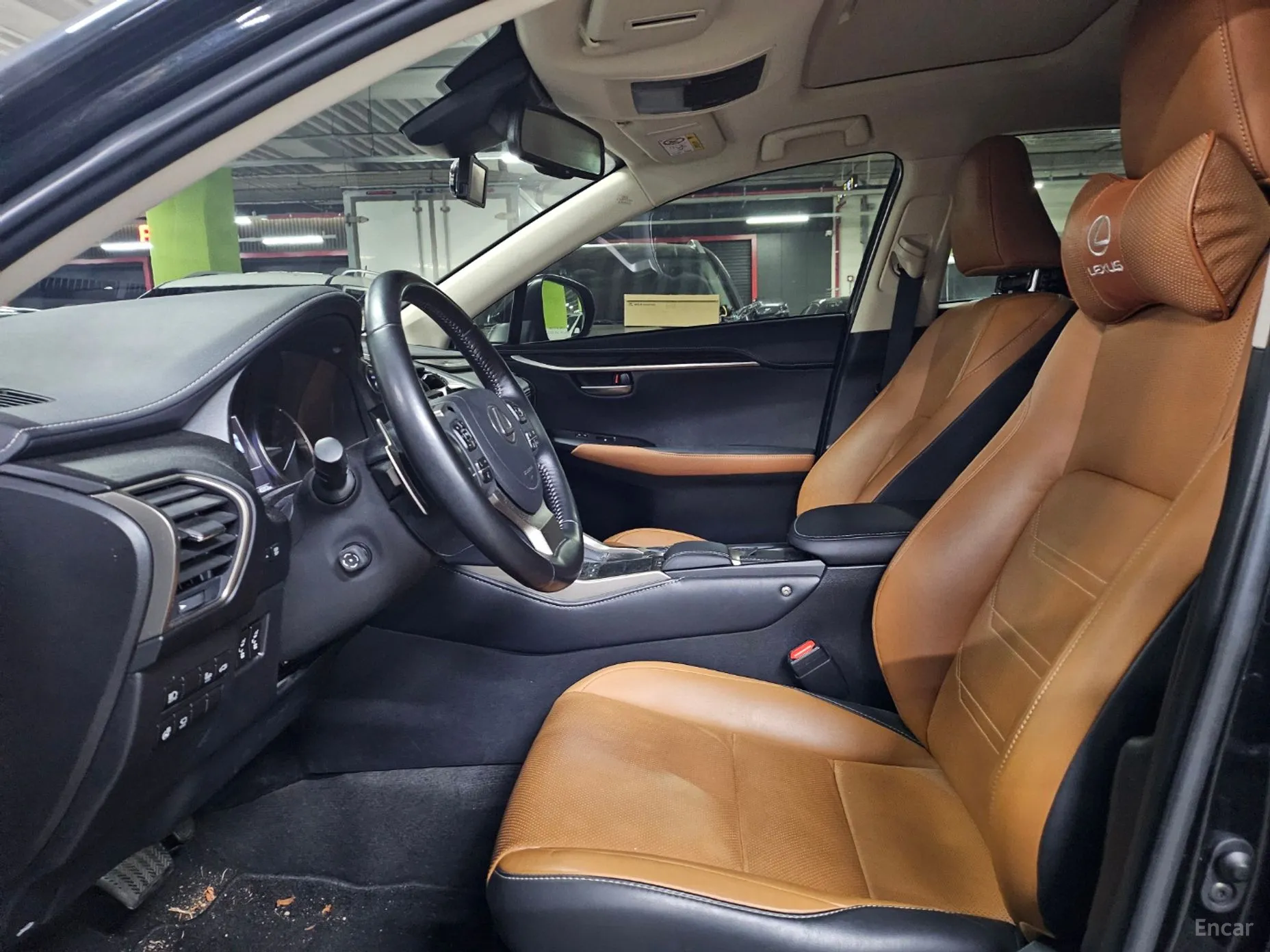 Lexus NX300h превью 5