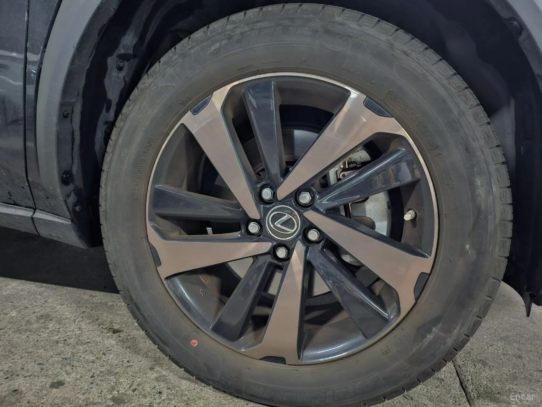 Lexus NX300h превью 7