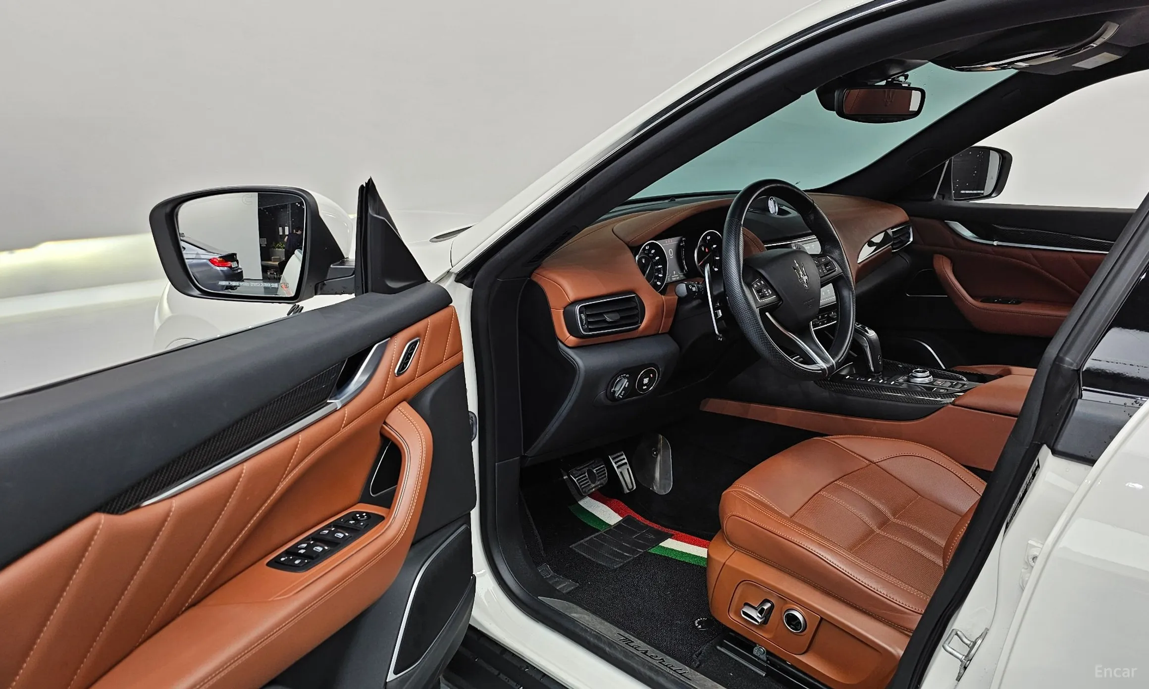 Maserati Levante превью 10