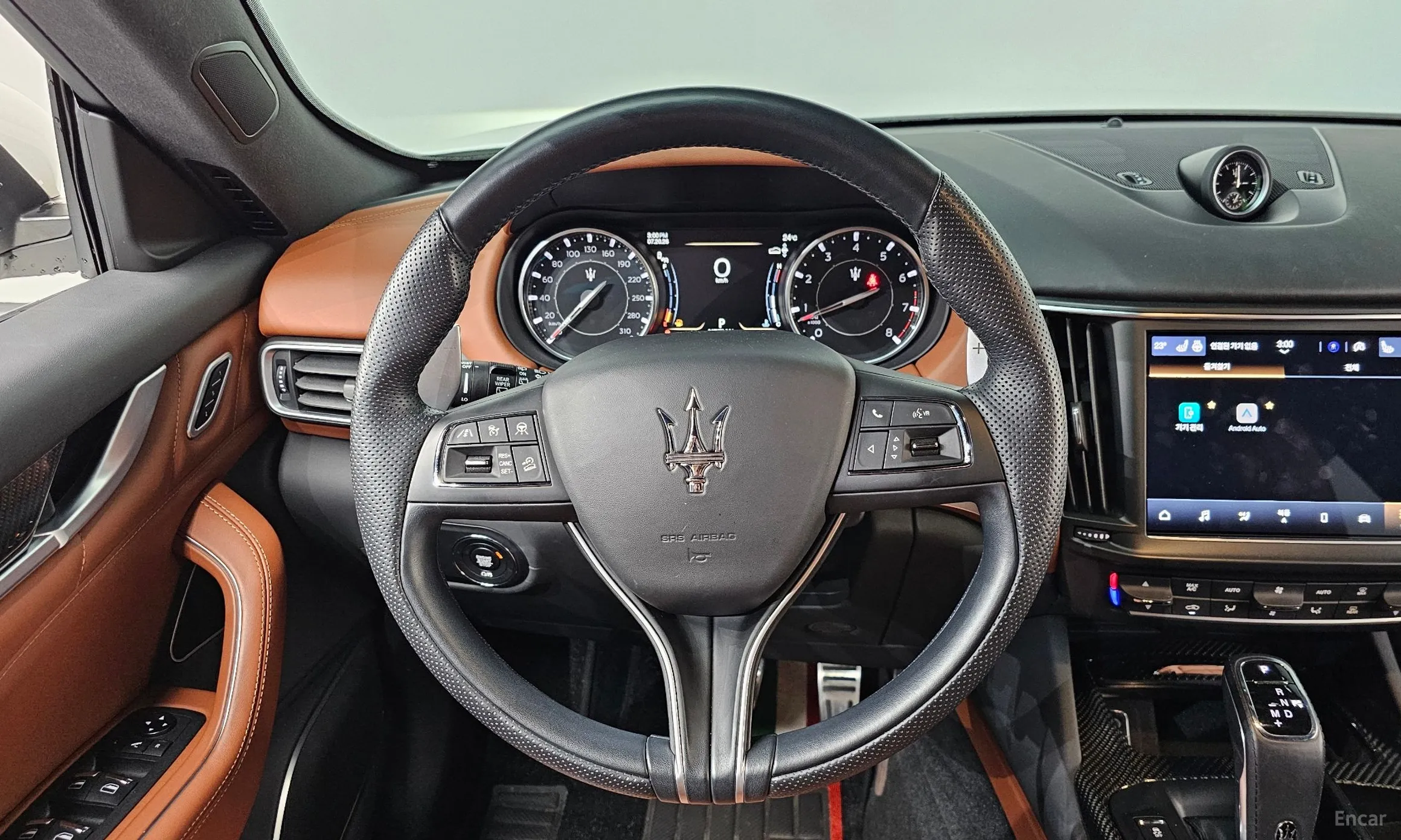 Maserati Levante превью 12