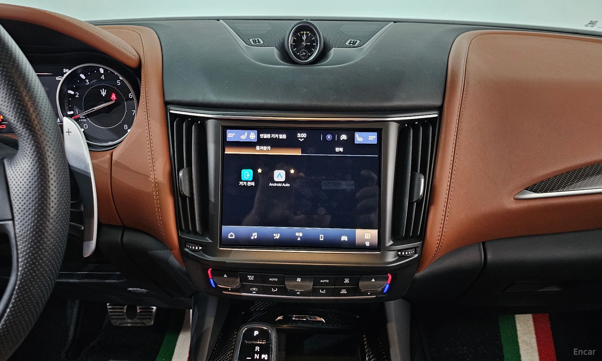 Maserati Levante превью 13