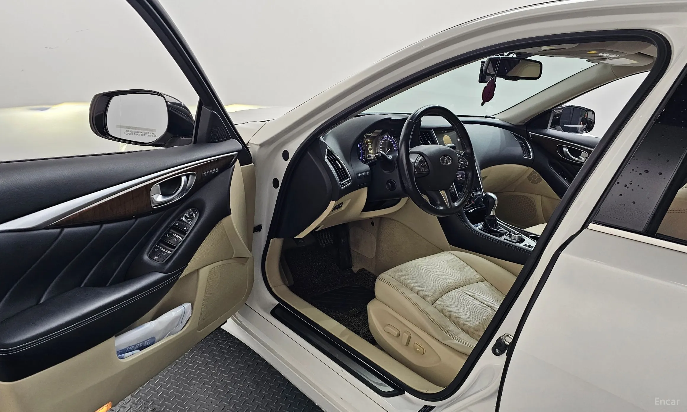 Infiniti Q50 превью 10