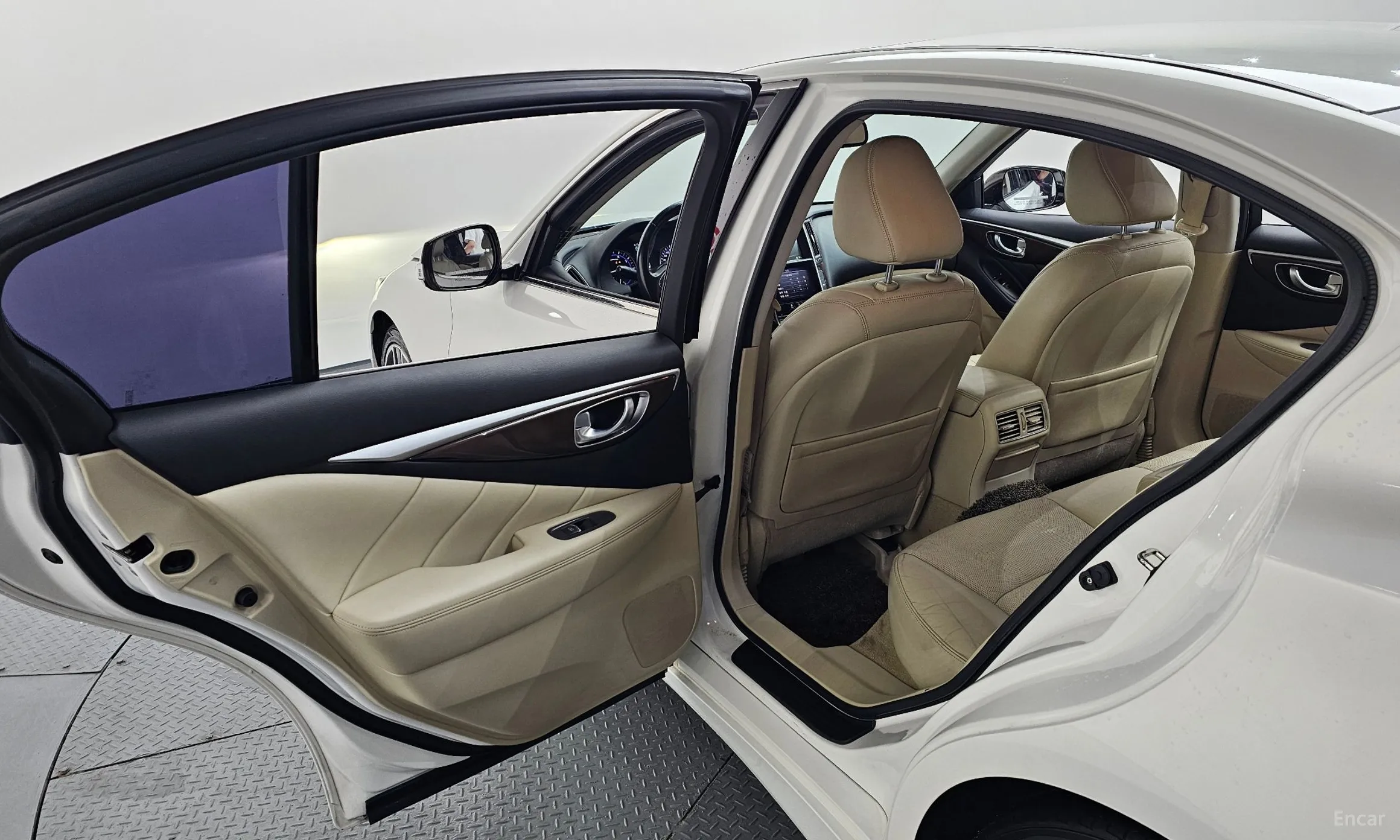 Infiniti Q50 превью 19
