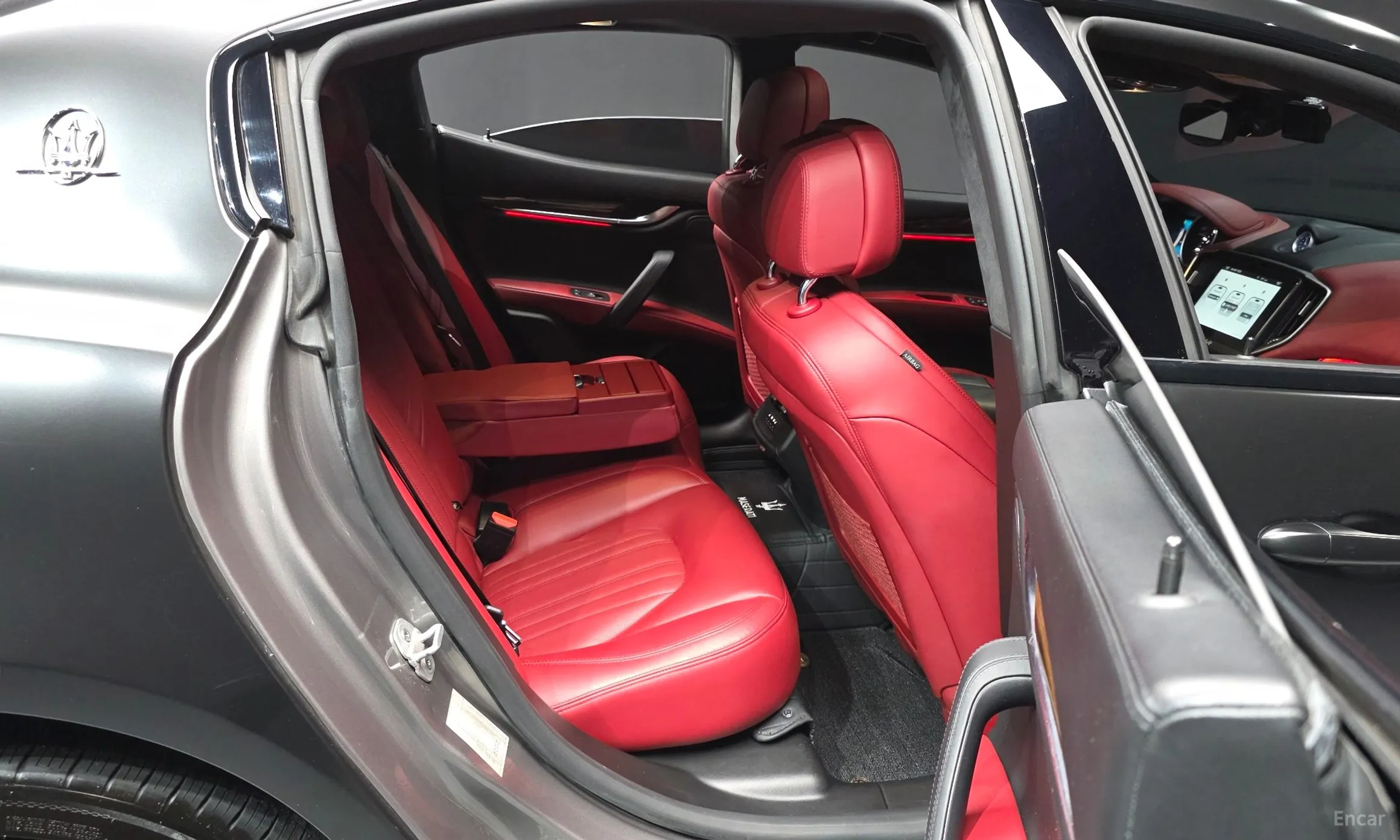 Maserati Ghibli превью 12