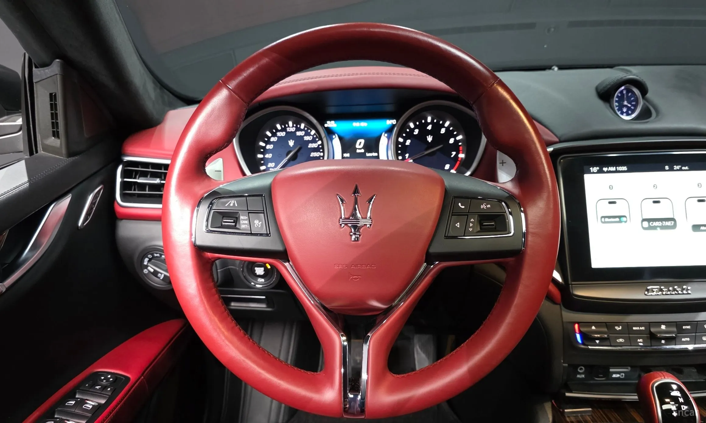 Maserati Ghibli превью 13