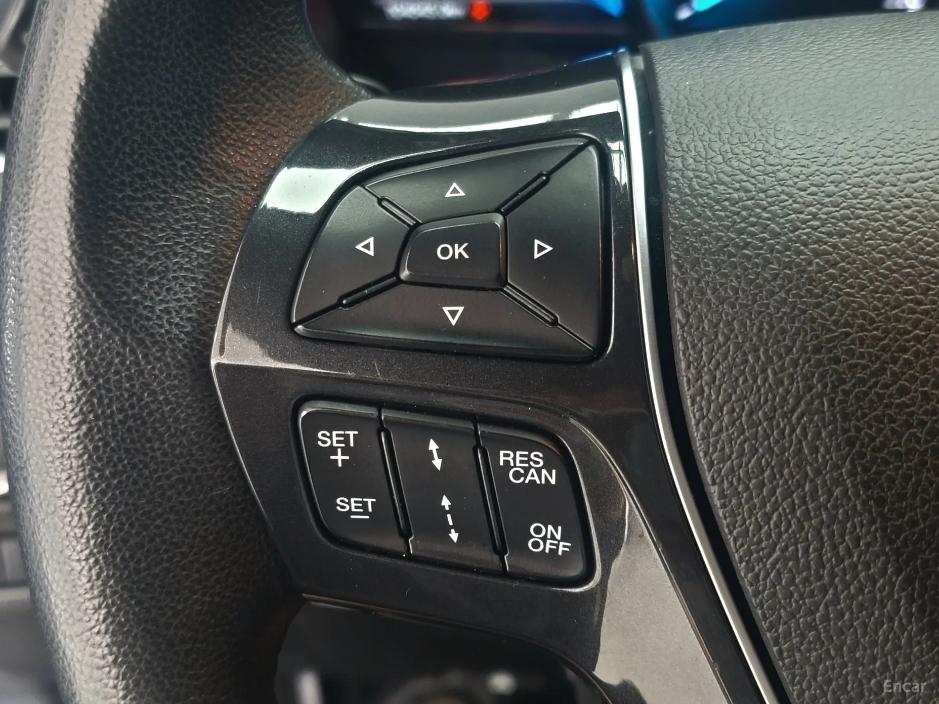 Ford Explorer превью 19