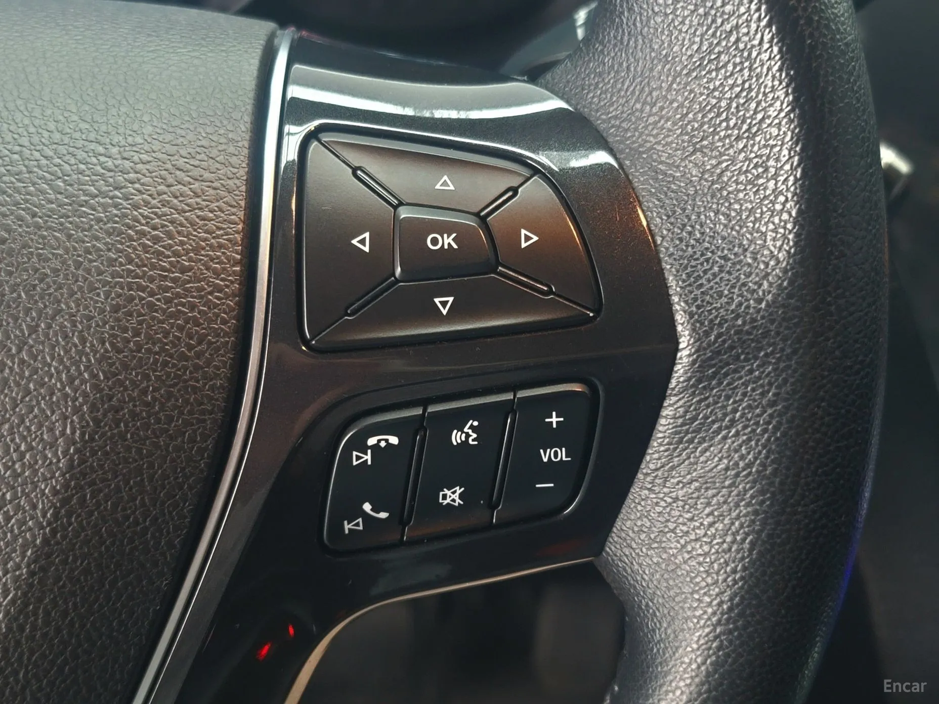 Ford Explorer превью 20