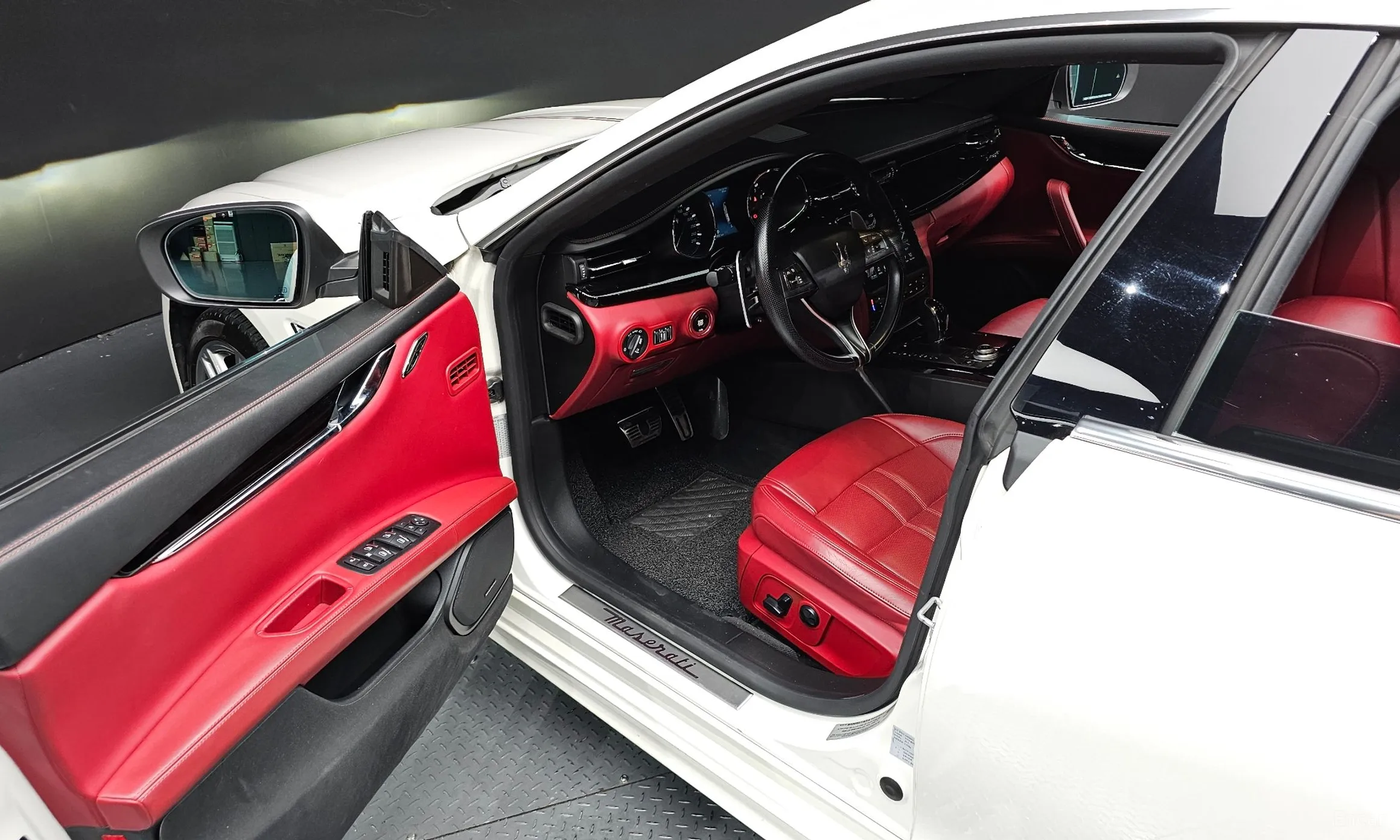 Maserati Quattroporte превью 10