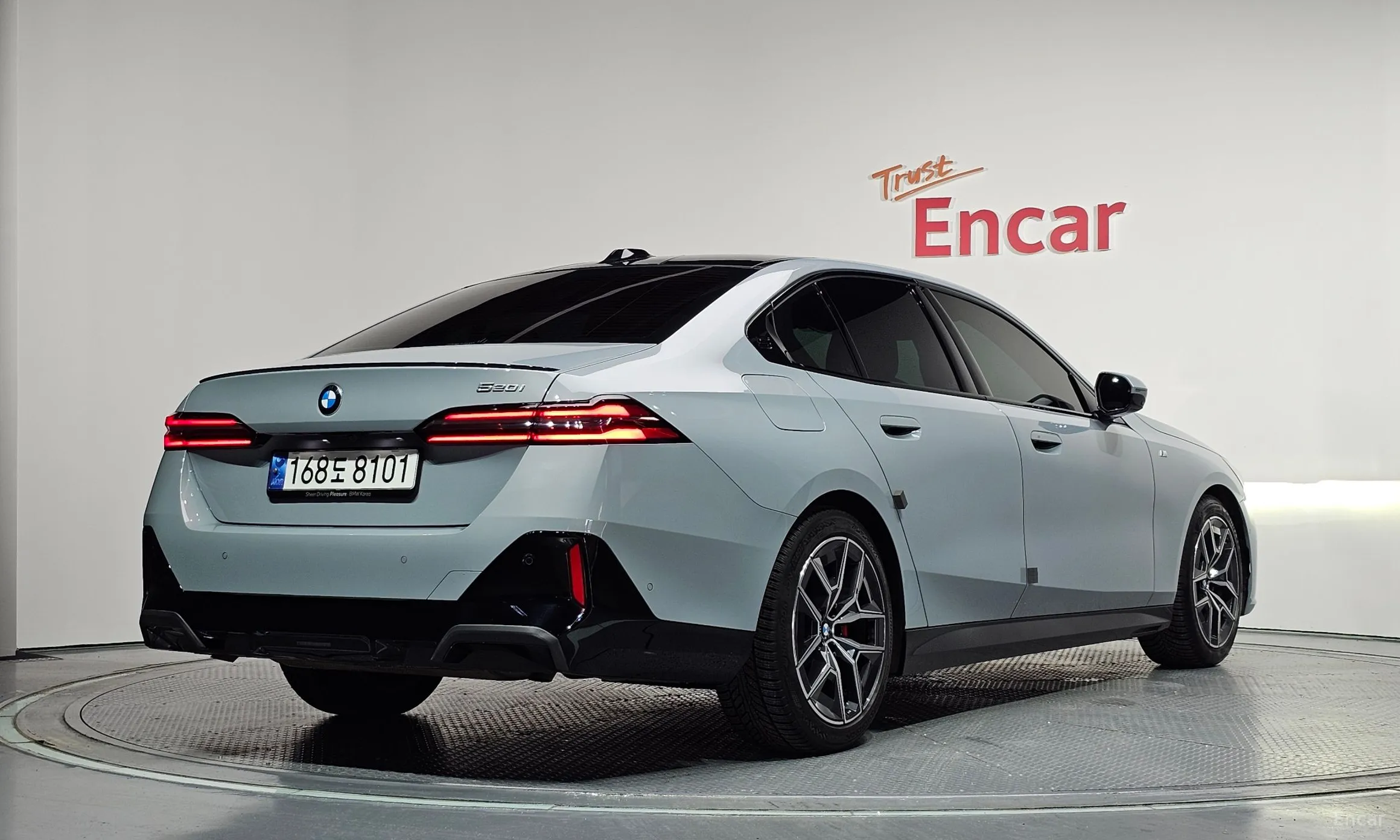 BMW 5 Series (G60)