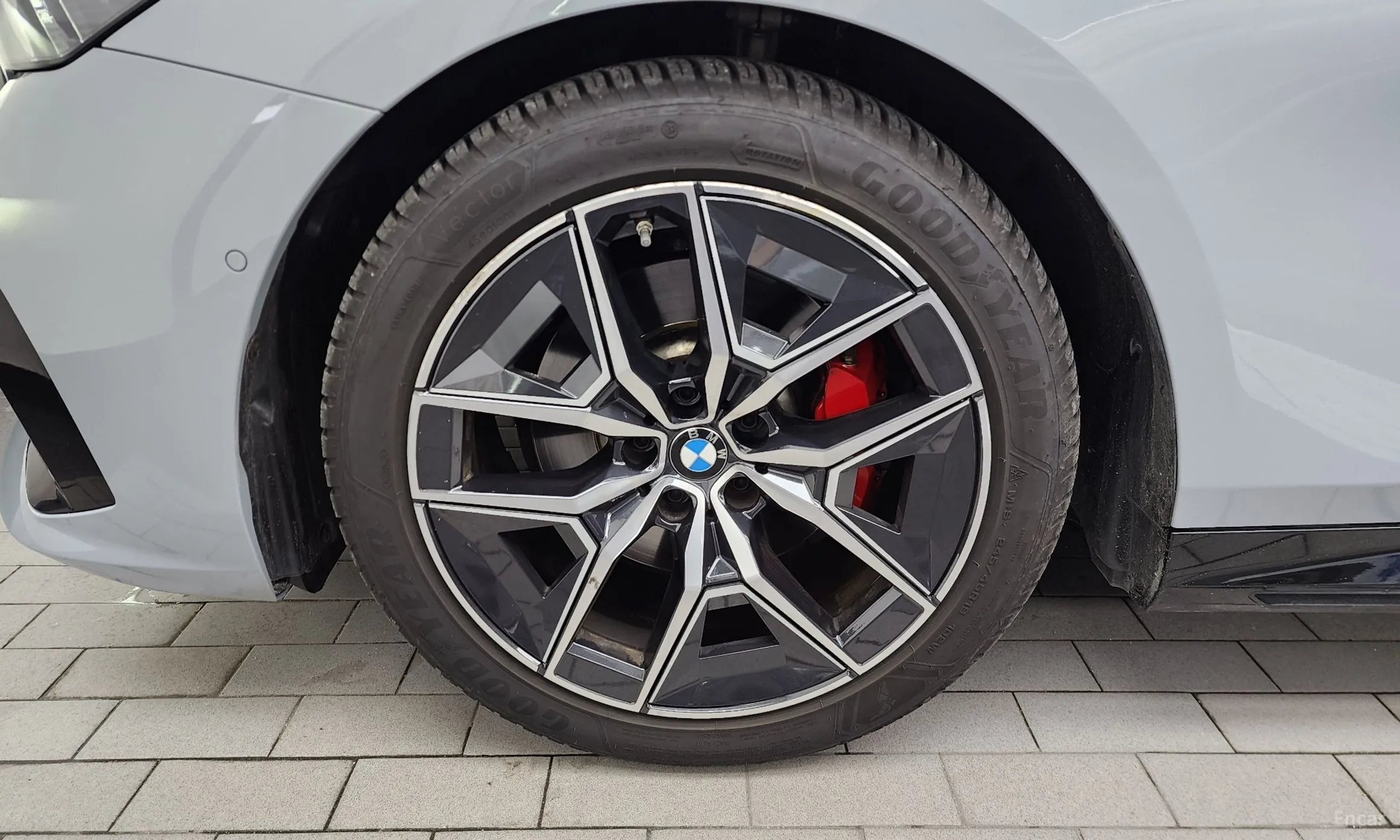 BMW 5 Series (G60) превью 5