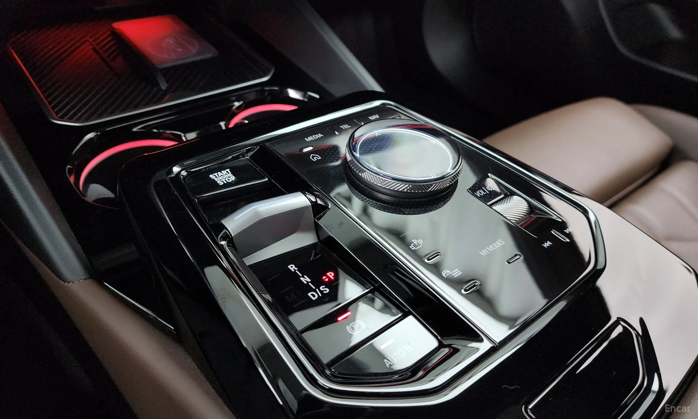 BMW 5 Series (G60) превью 9