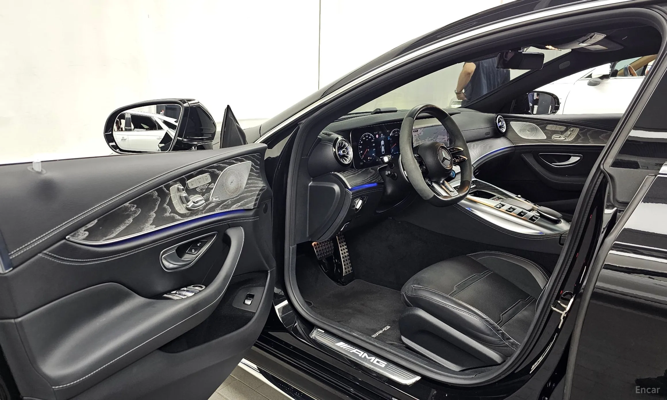 Mercedes Benz AMG GT превью 10