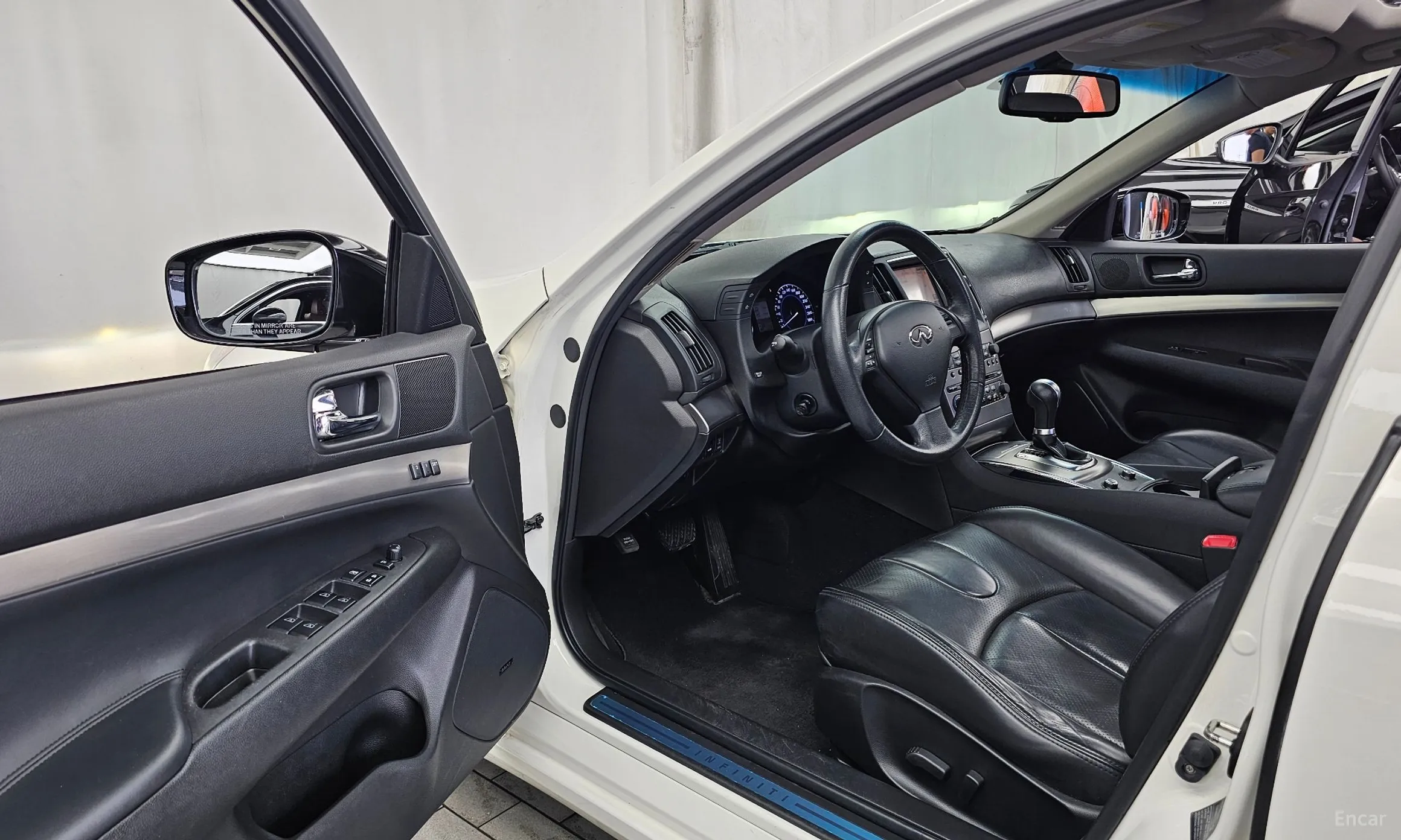 Infiniti G25 превью 10