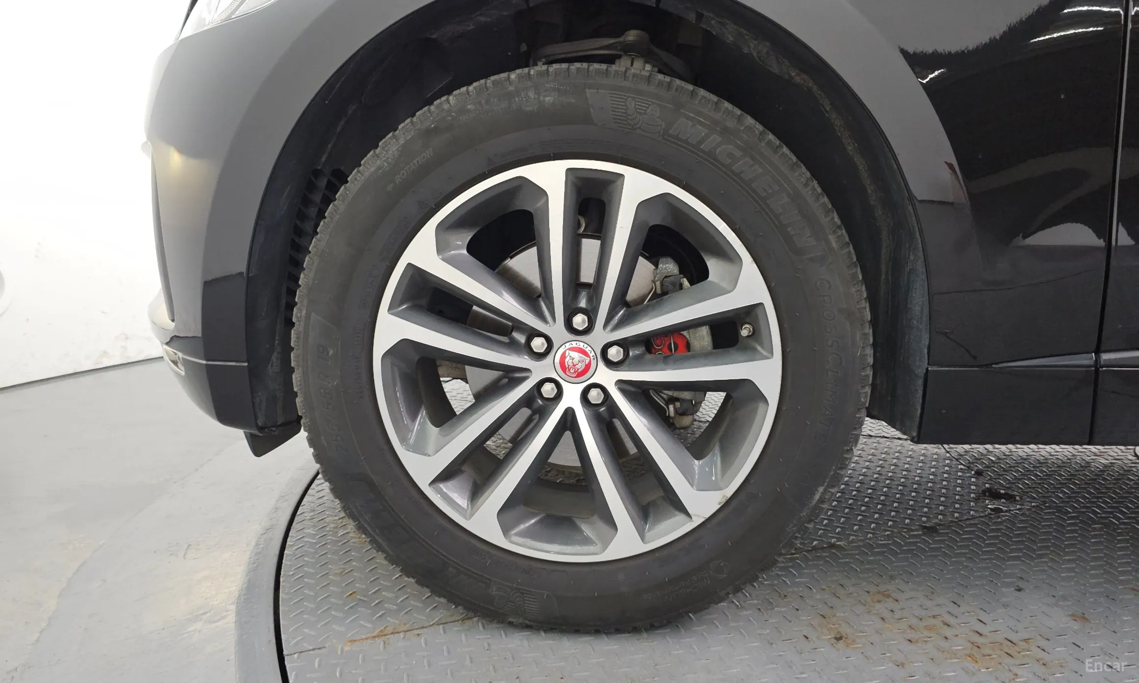 Jaguar F-PACE превью 5