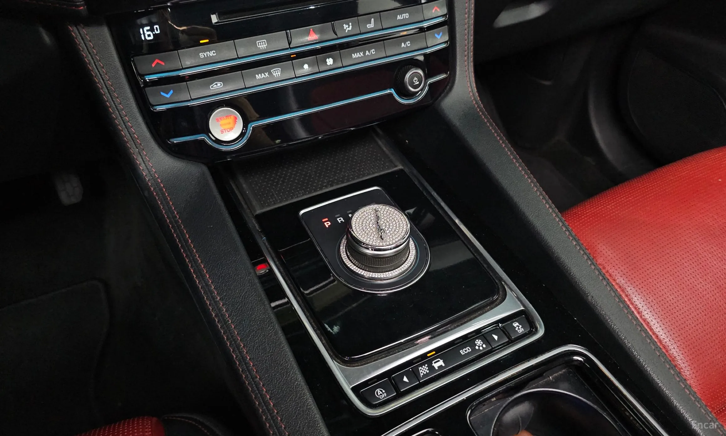 Jaguar F-PACE превью 9