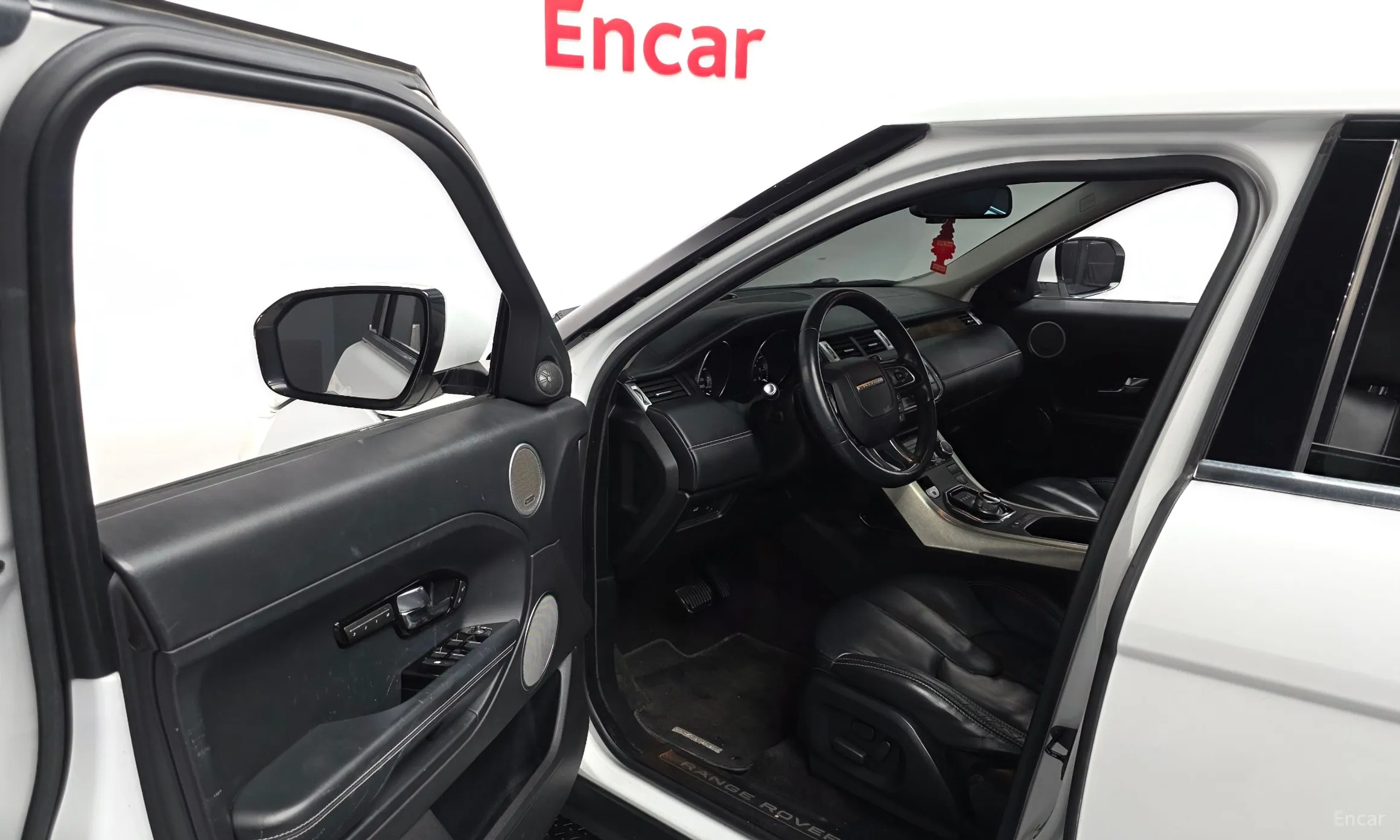 Land Rover Range Rover Evoque превью 10