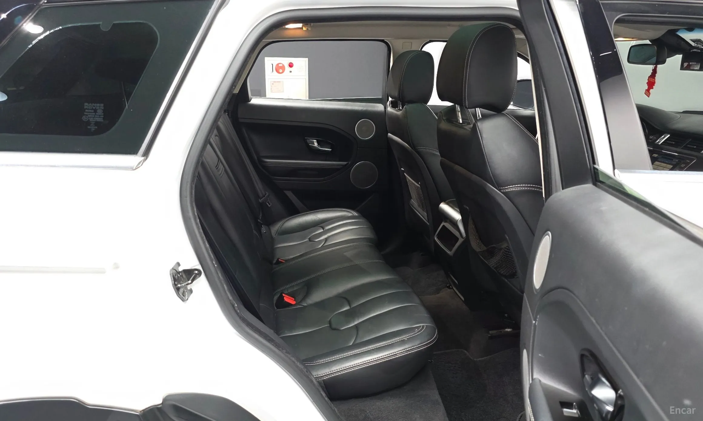 Land Rover Range Rover Evoque превью 12