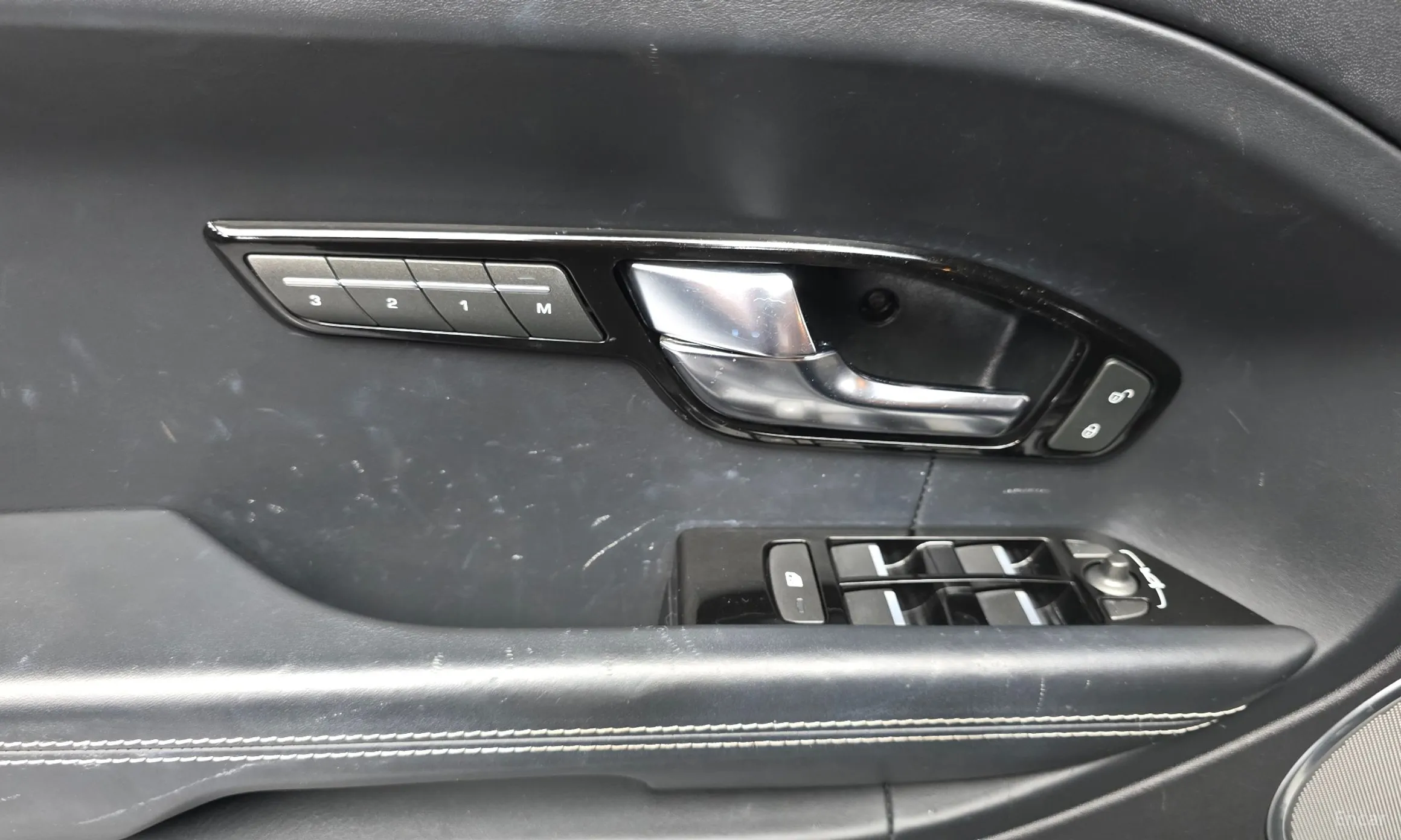 Land Rover Range Rover Evoque превью 18