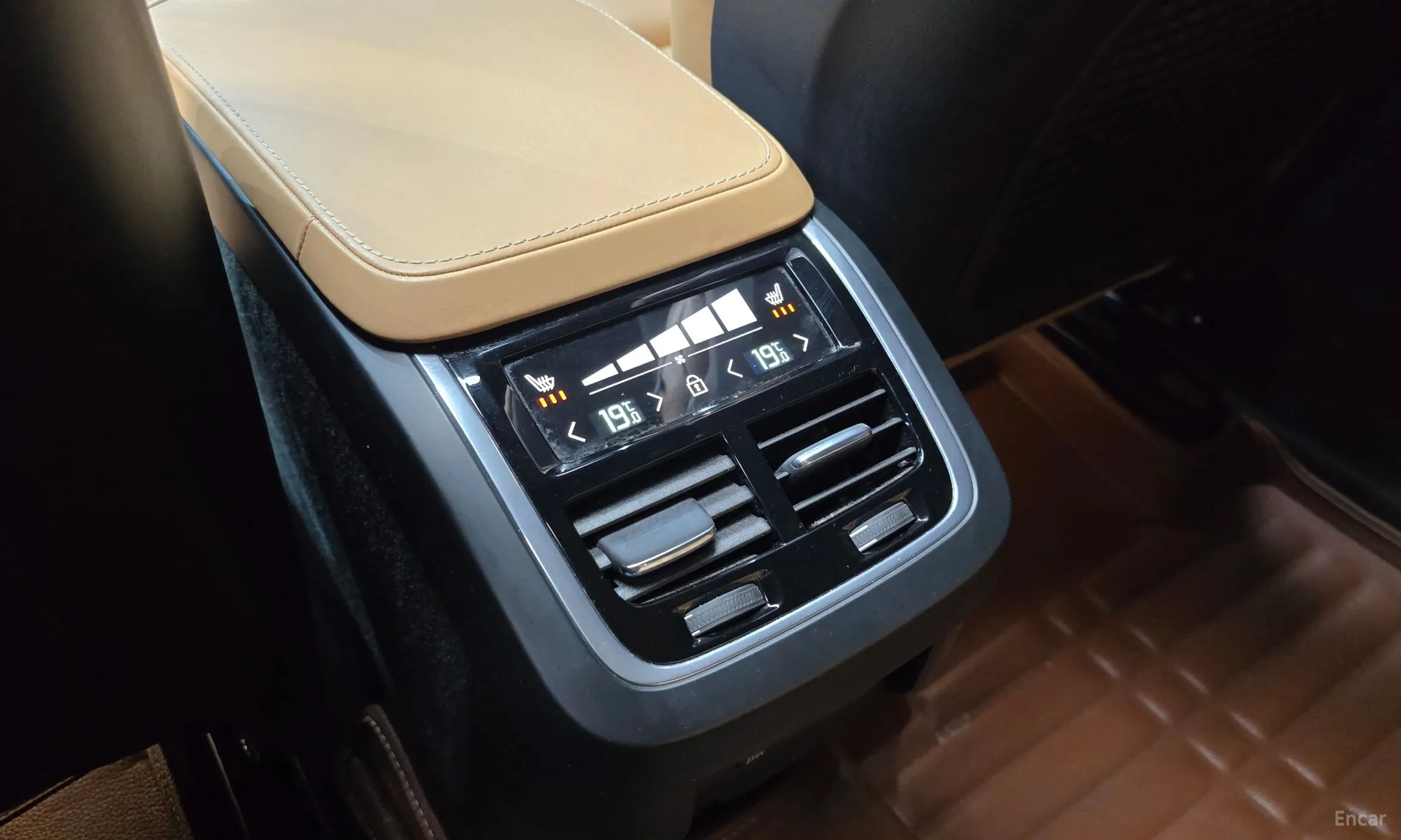 Volvo XC90 Gen 2 превью 20