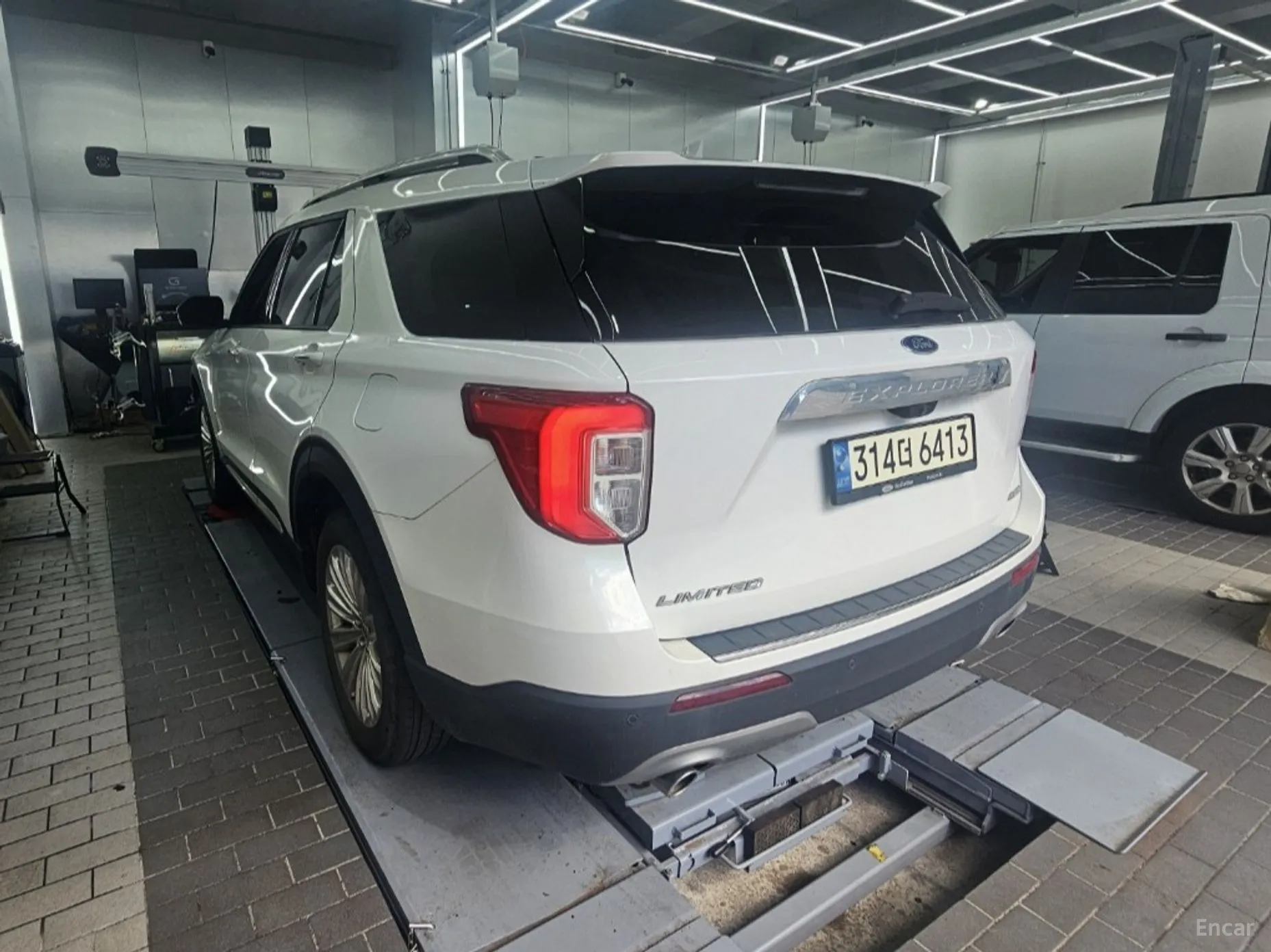 Ford Explorer 6th Generation превью 5