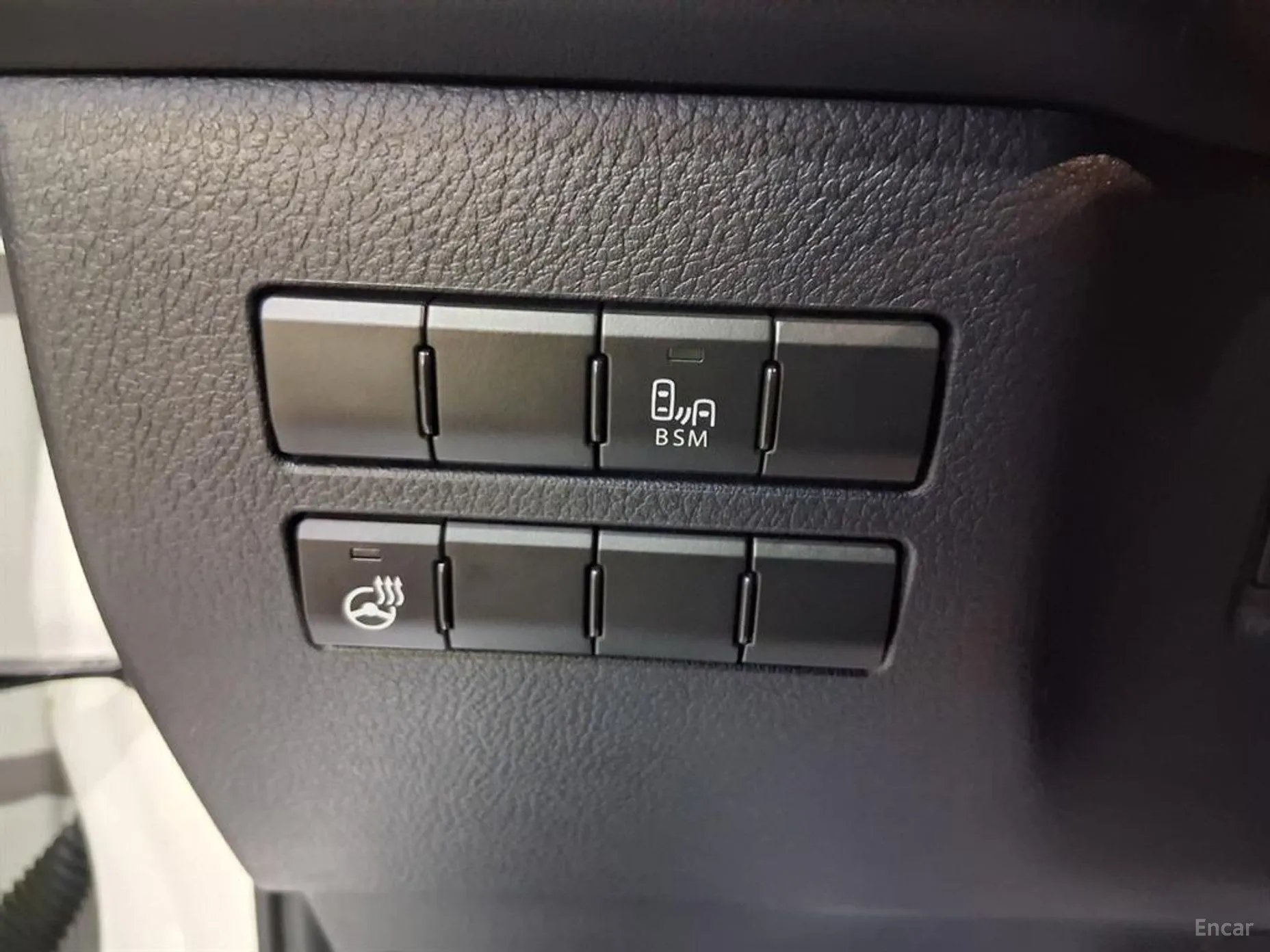 Lexus NX300h превью 11