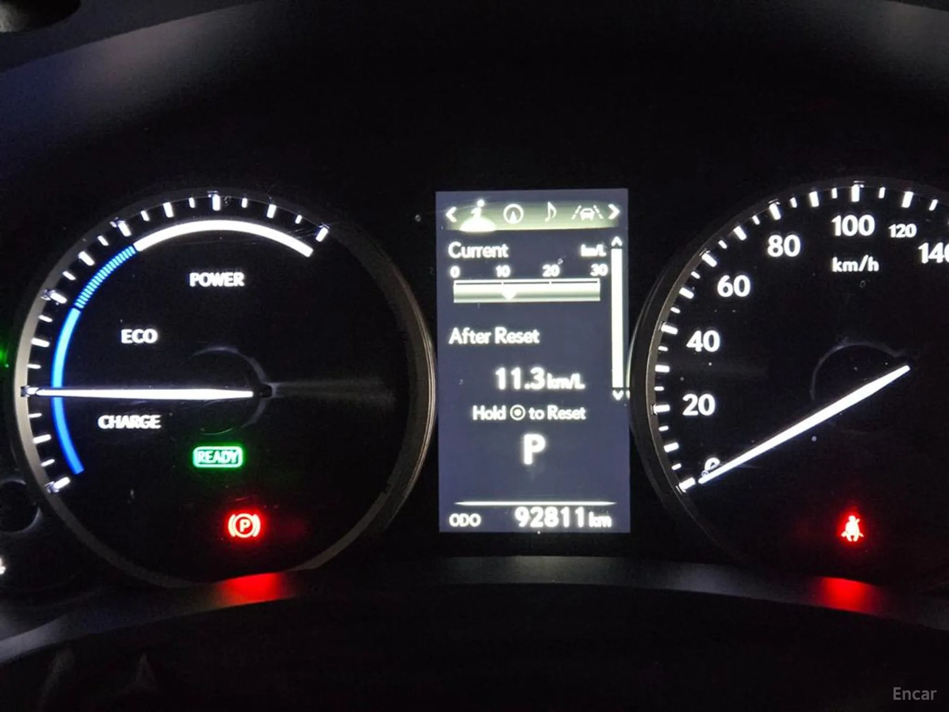 Lexus NX300h превью 13