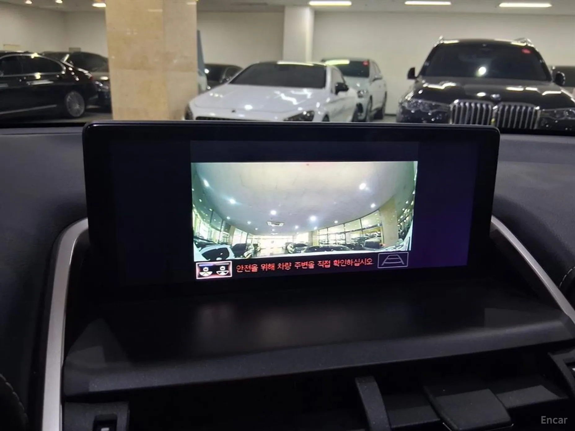 Lexus NX300h превью 15
