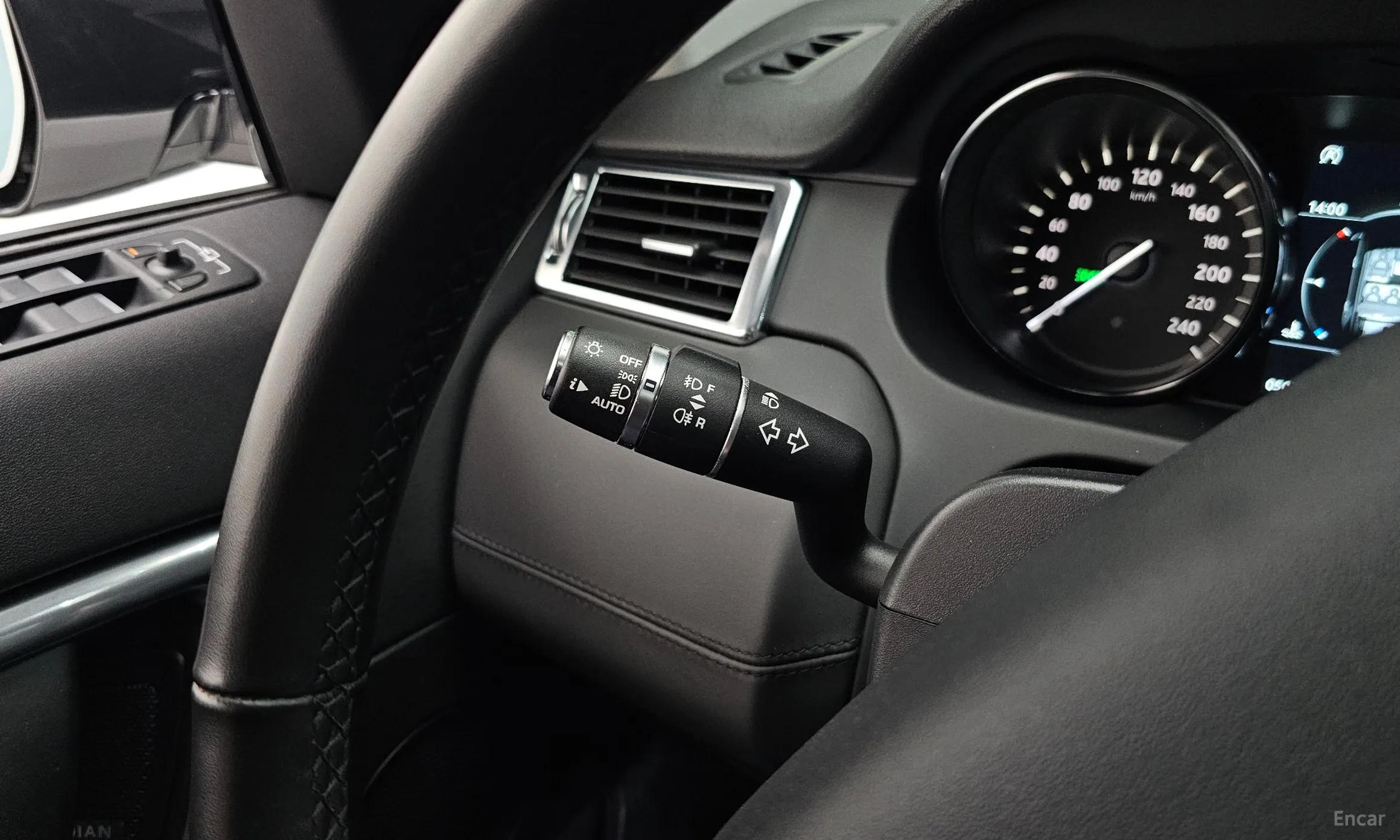 Land Rover Discovery Sports превью 17