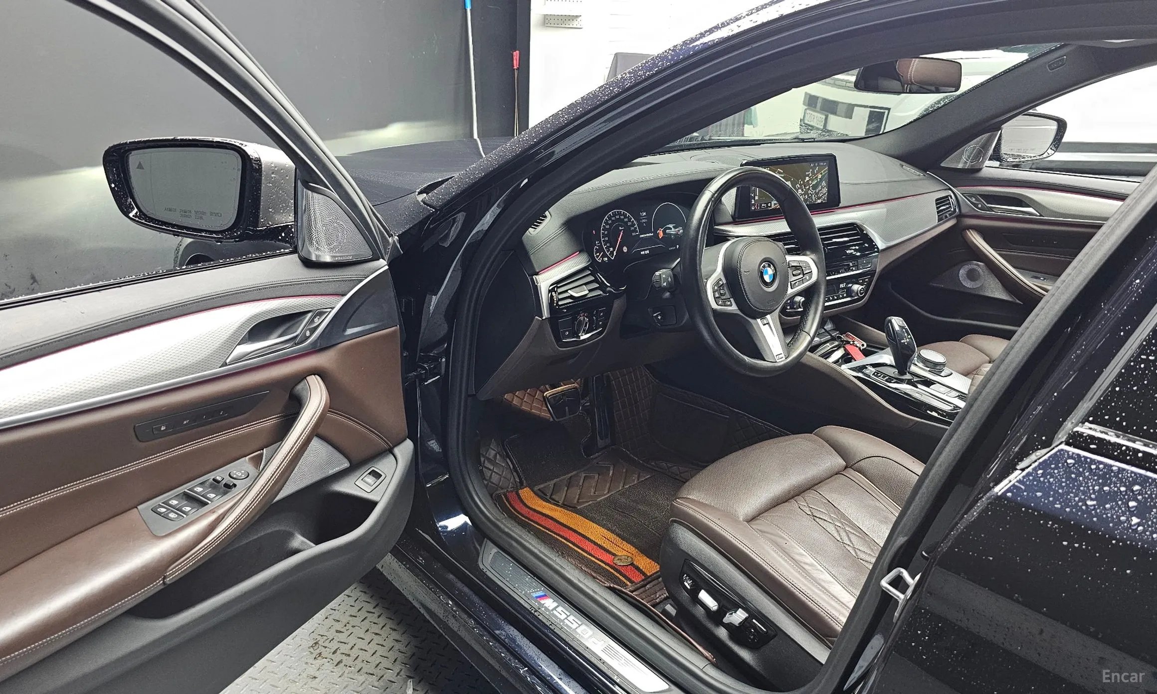BMW 5 Series (G30) превью 10