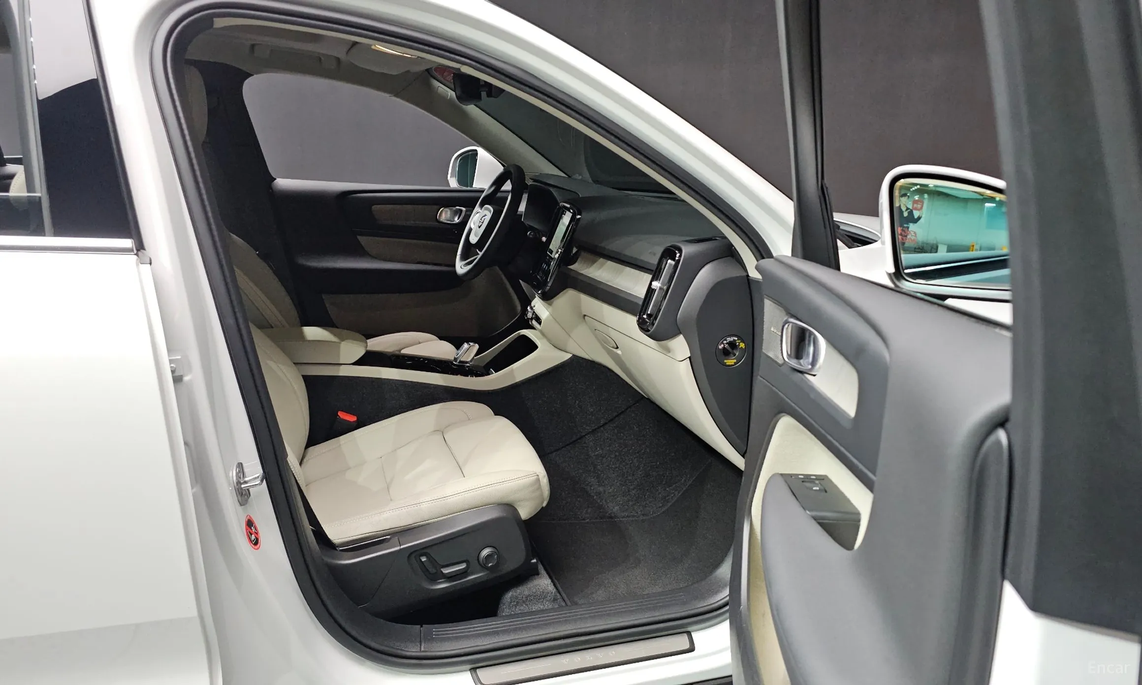 Volvo XC40 превью 17