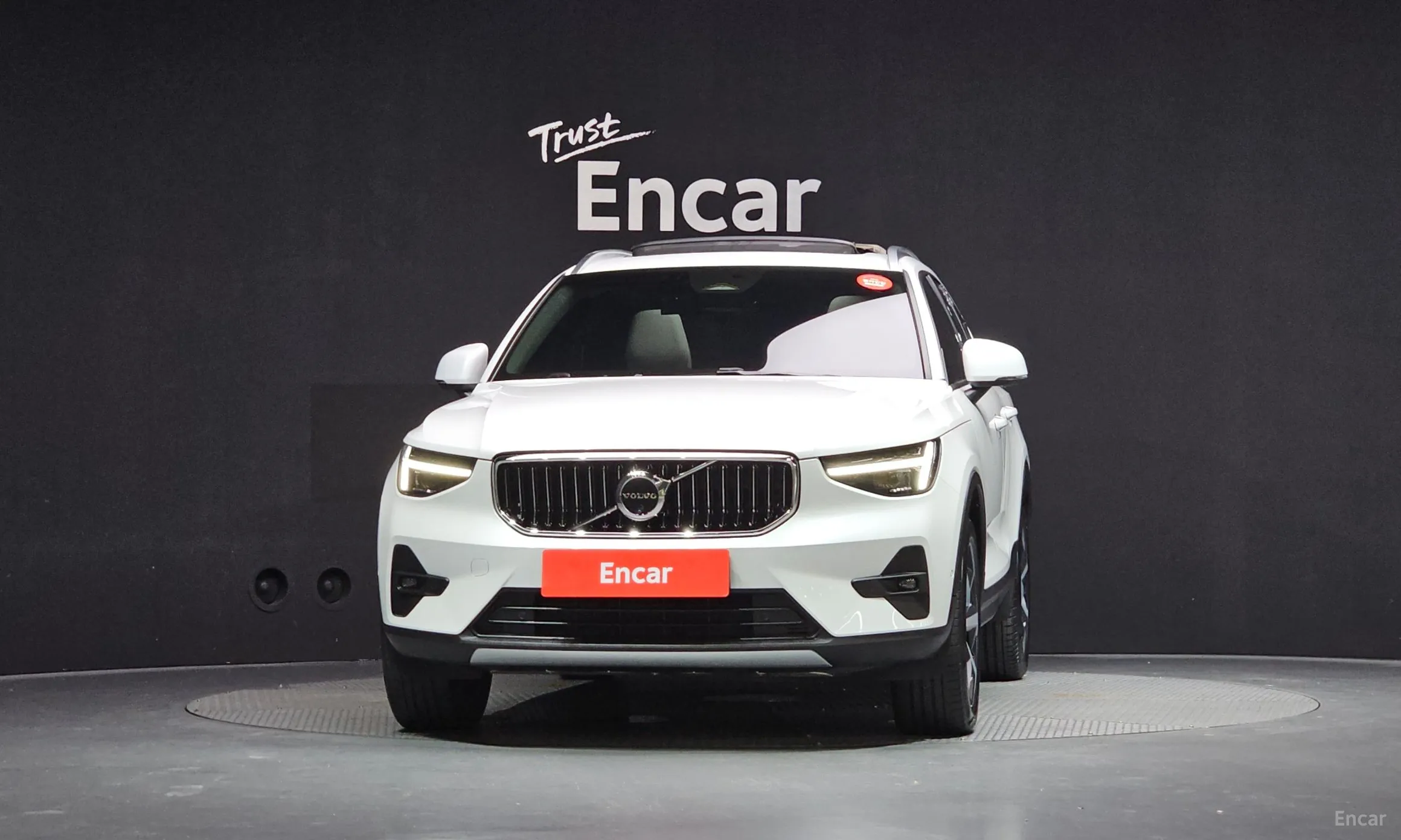 Volvo XC40 превью 3