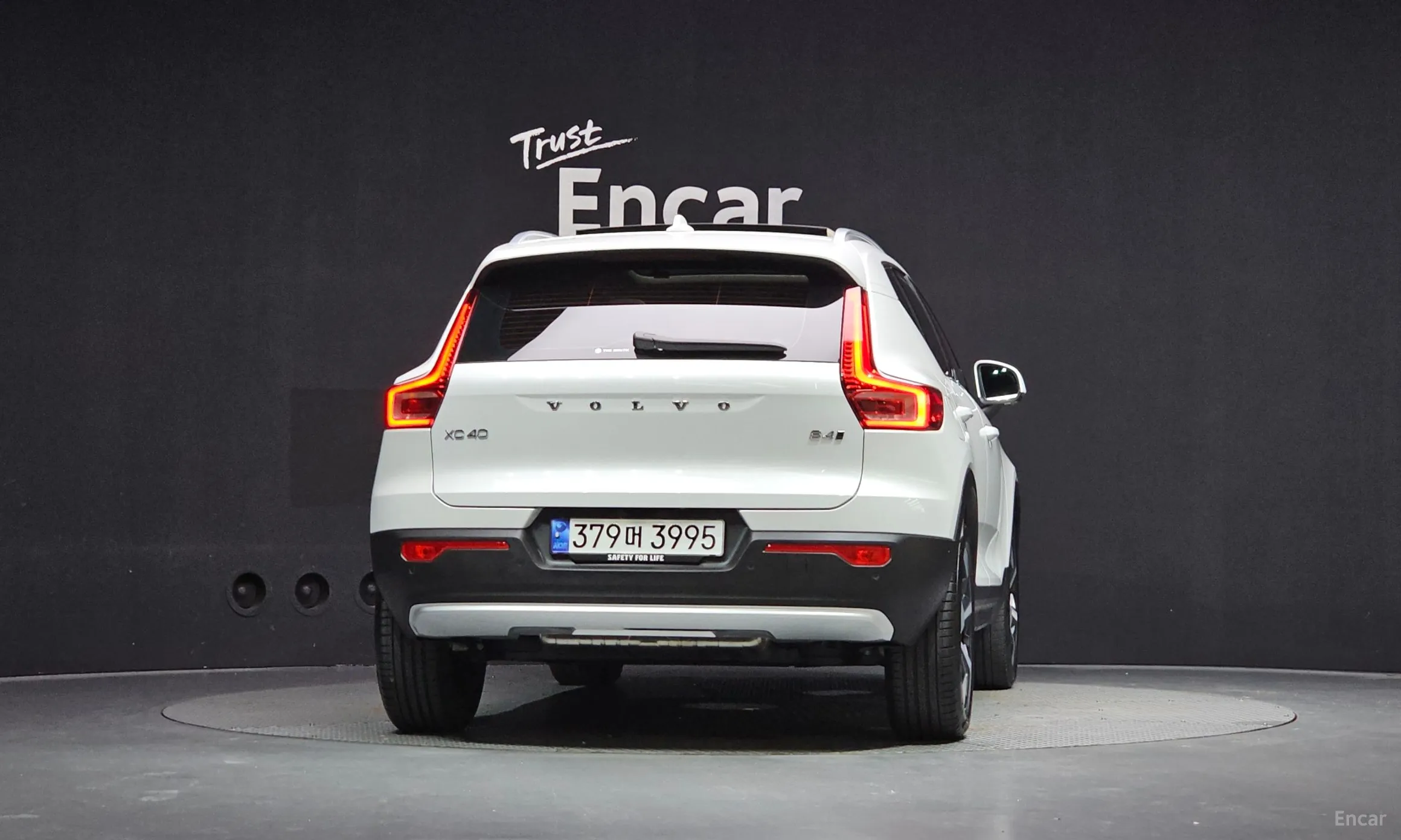 Volvo XC40 превью 4