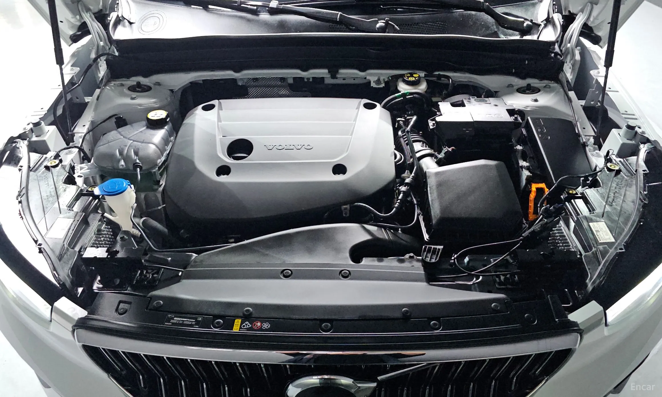 Volvo XC40 превью 6