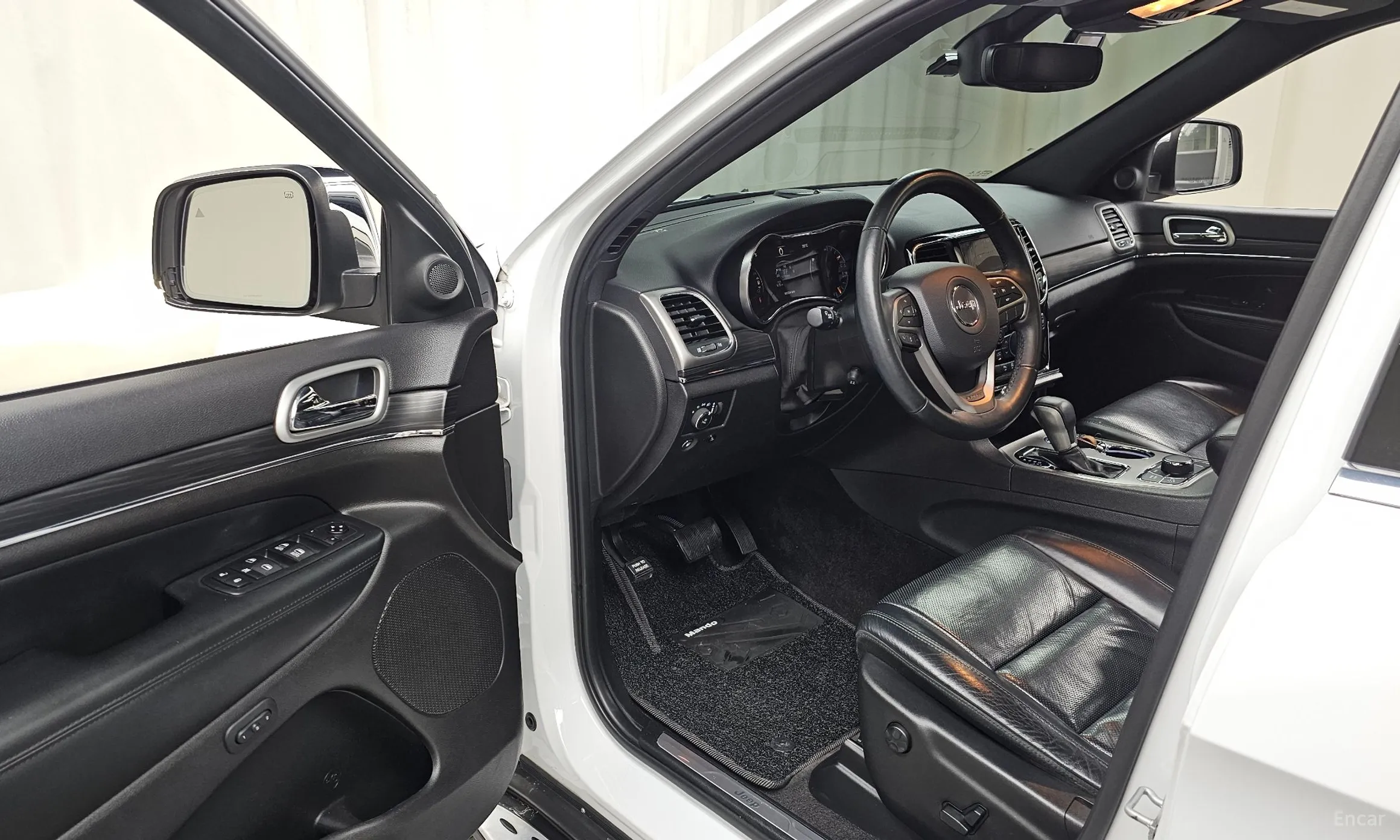 Jeep Grand Cherokee превью 10