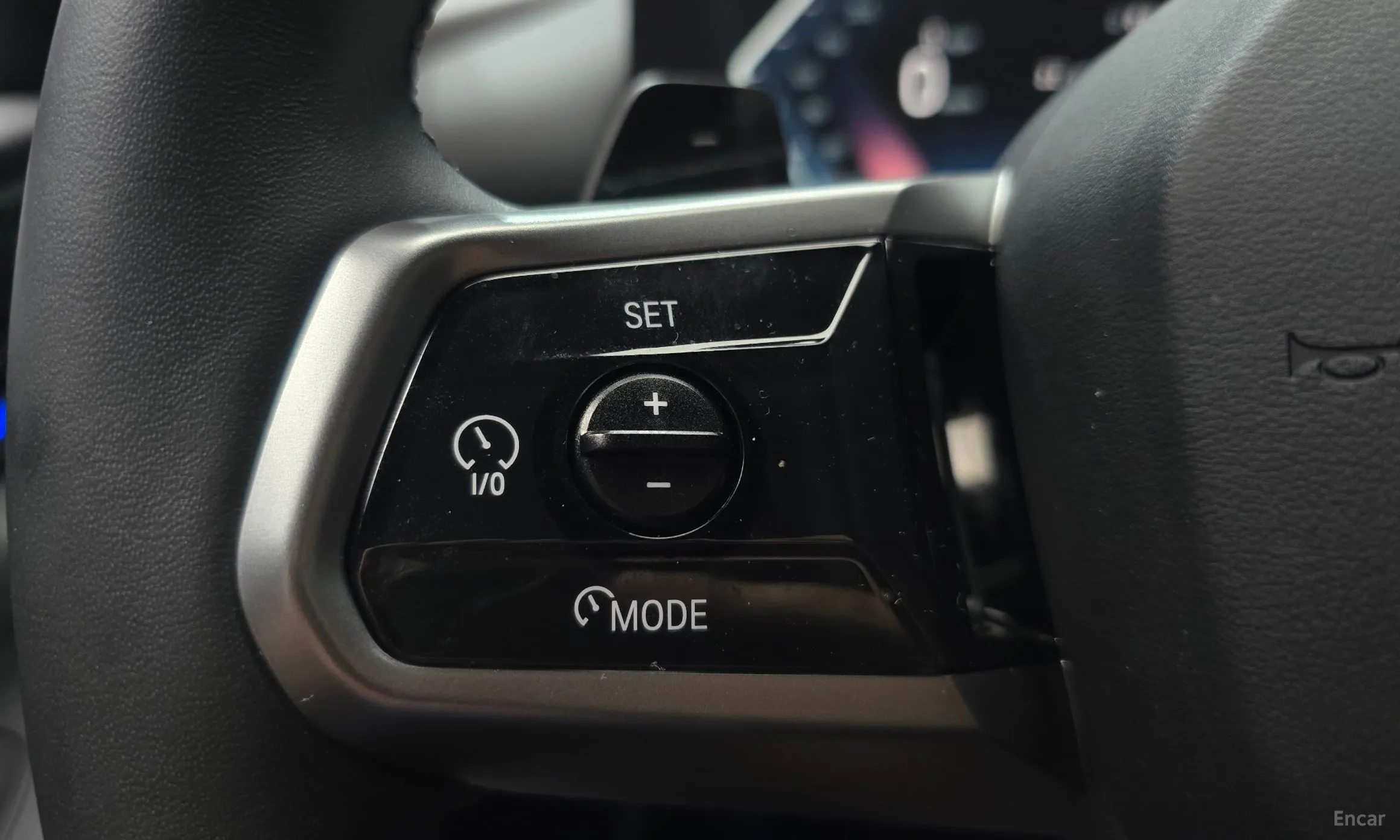 BMW 5 Series (G60) превью 17