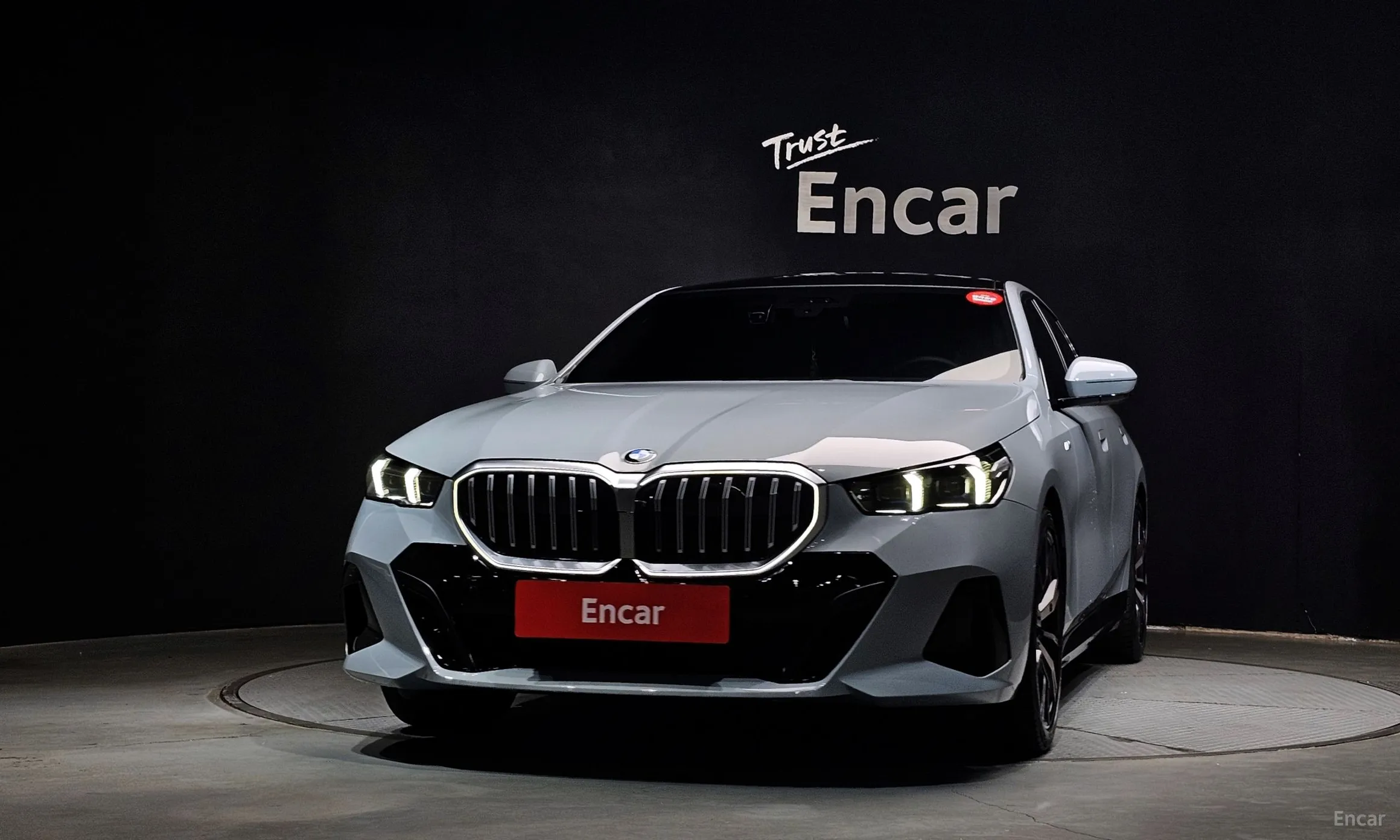 BMW 5 Series (G60) превью 3