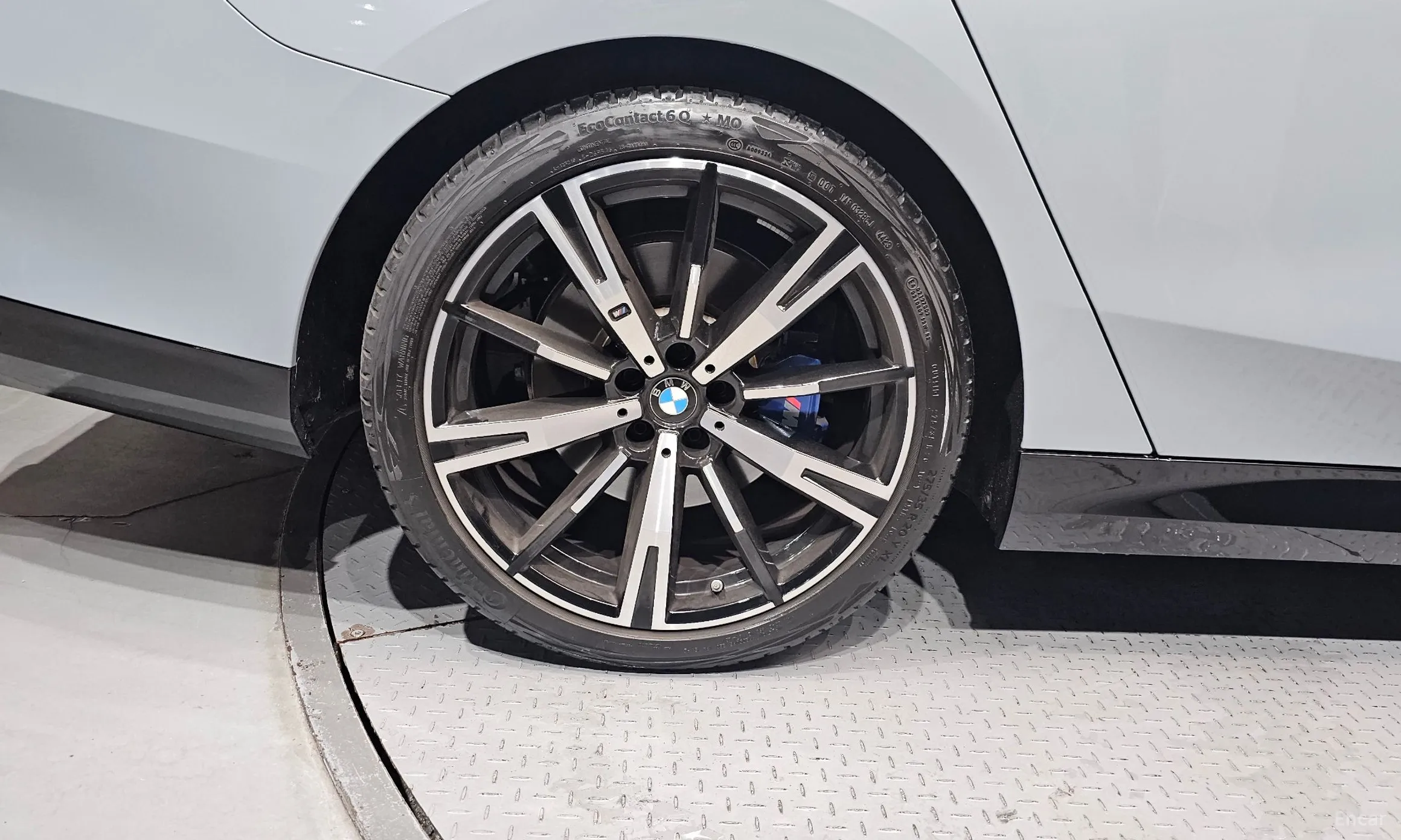 BMW 5 Series (G60) превью 5