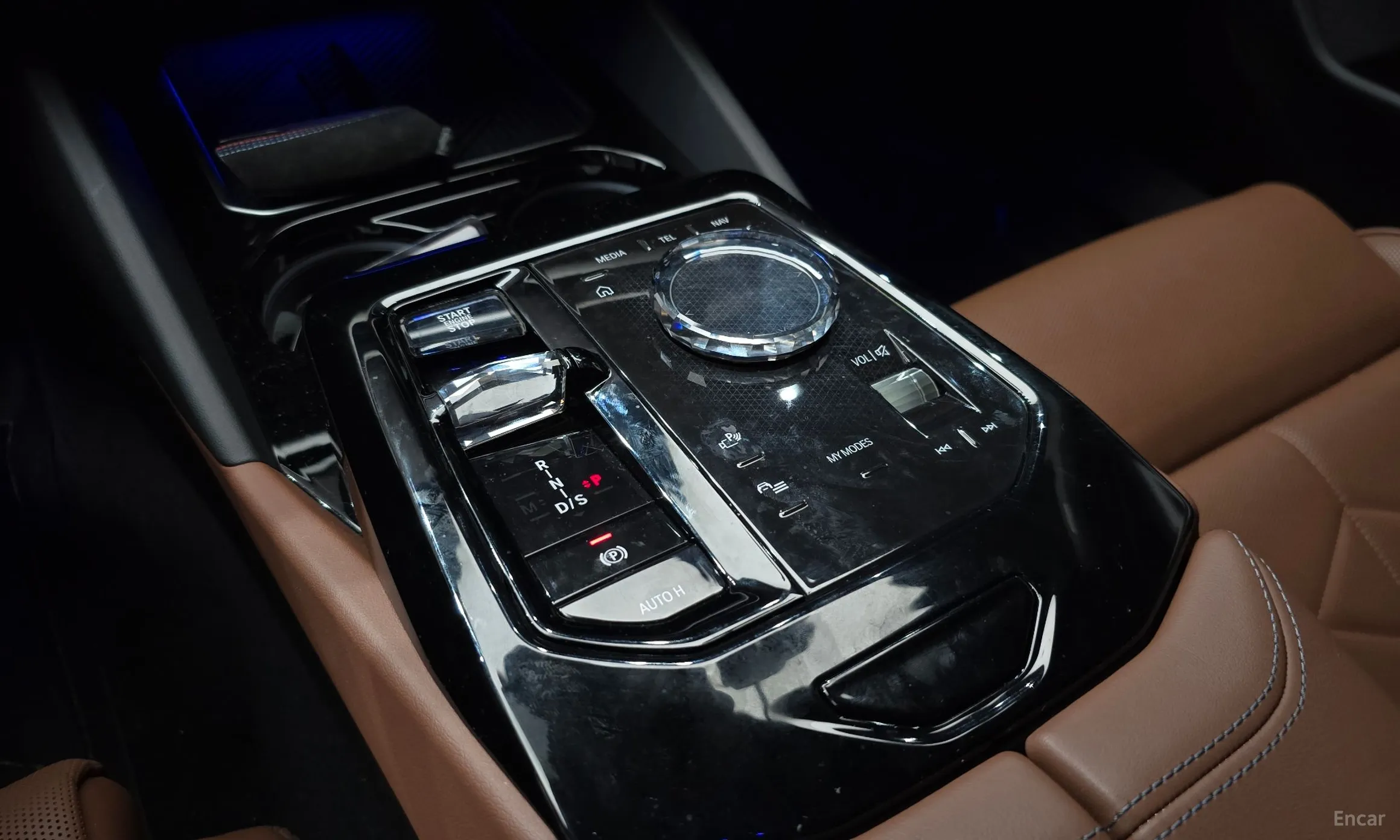 BMW 5 Series (G60) превью 9