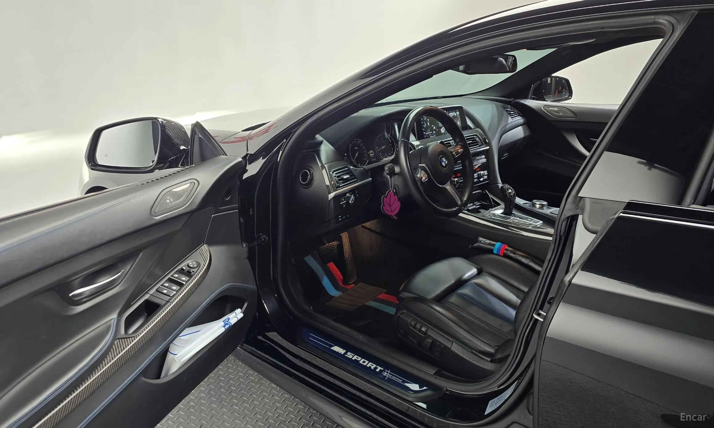 BMW 6 Series (F12) превью 10