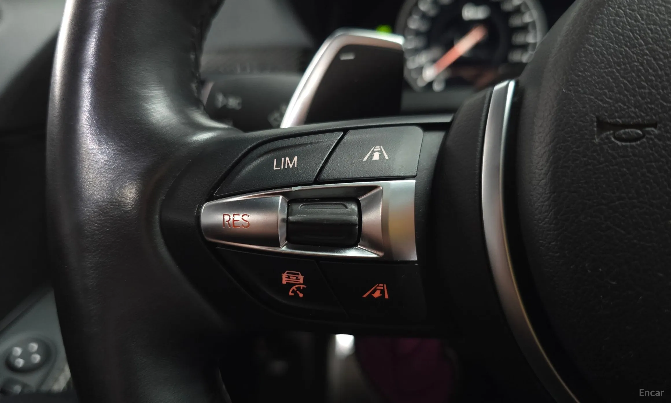 BMW 6 Series (F12) превью 16