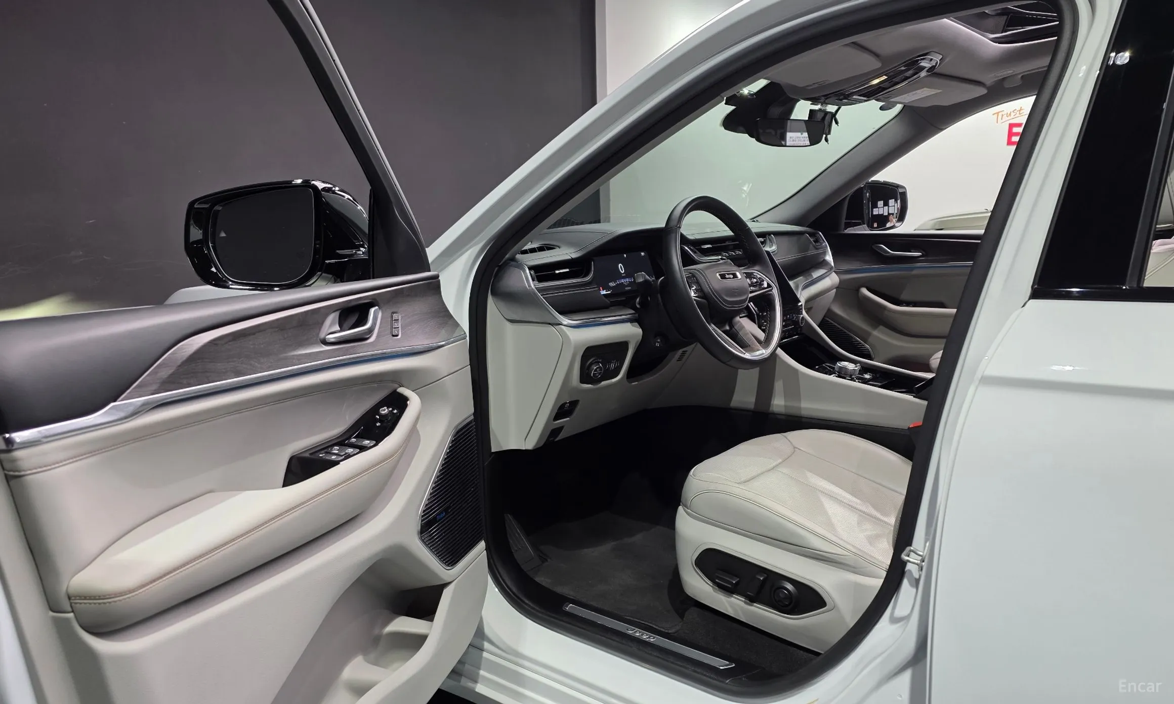 Jeep Grand Cherokee (WL) превью 10