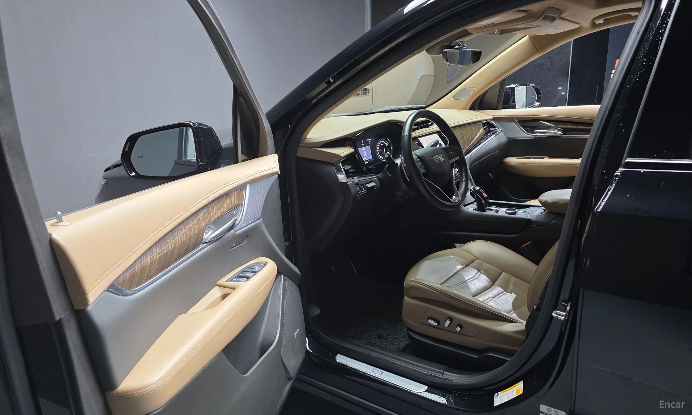 Cadillac XT6 превью 10