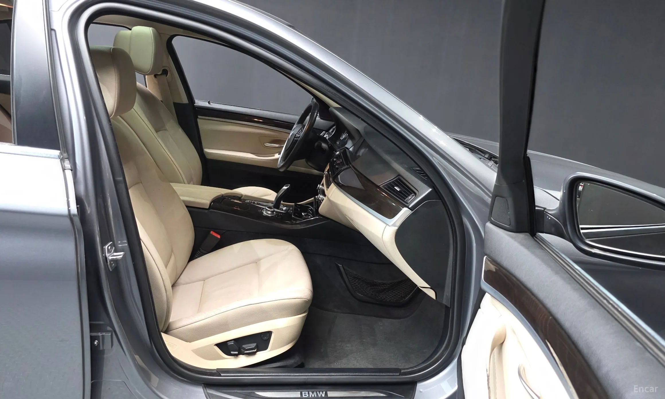 BMW 5 Series (F10) превью 11